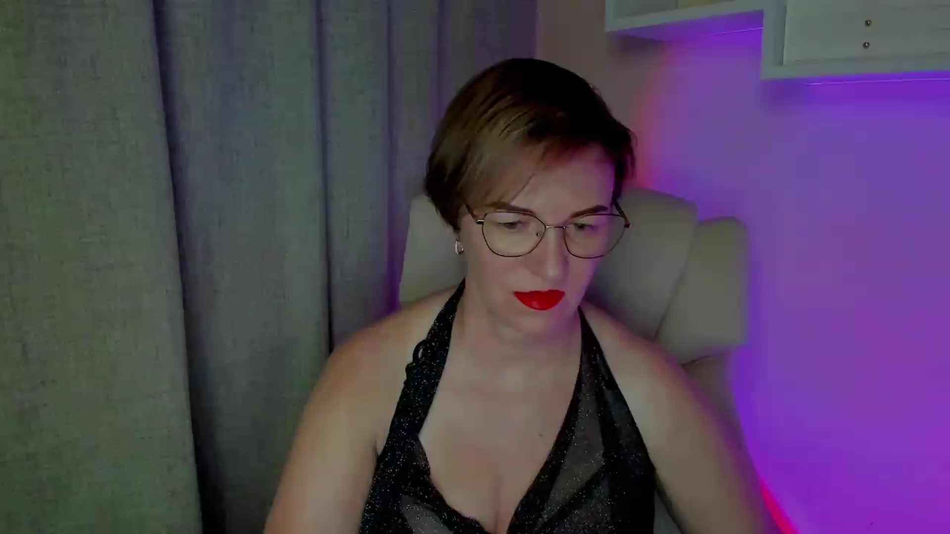 Gallery image thumbnail from EroticFELIZIA's myfreecams stream on, 08/17/2026, 18:21 image 1 of 20