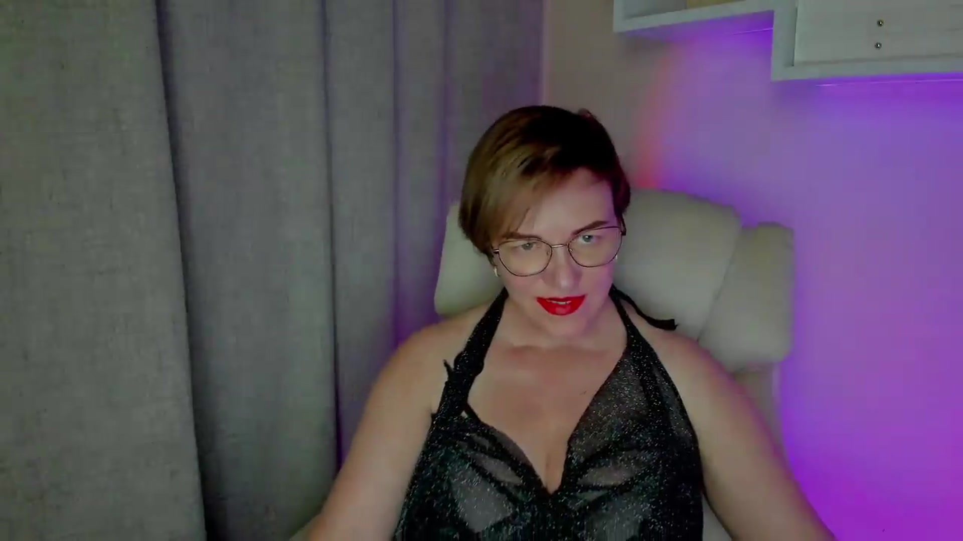 Gallery image thumbnail from EroticFELIZIA's myfreecams stream on, 08/17/2026, 18:21 image 15 of 20