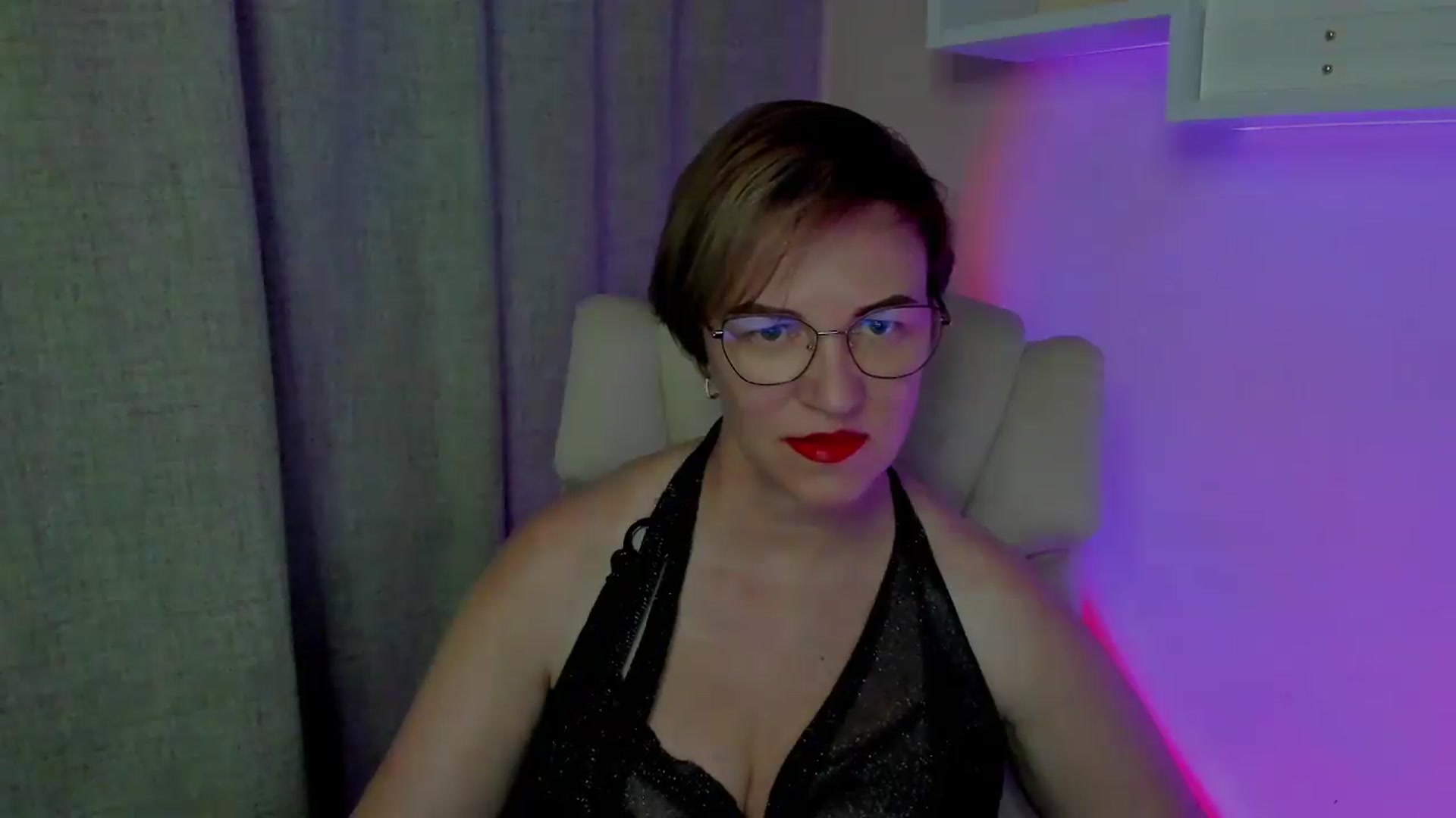 Gallery image thumbnail from EroticFELIZIA's myfreecams stream on, 08/17/2026, 18:21 image 6 of 20