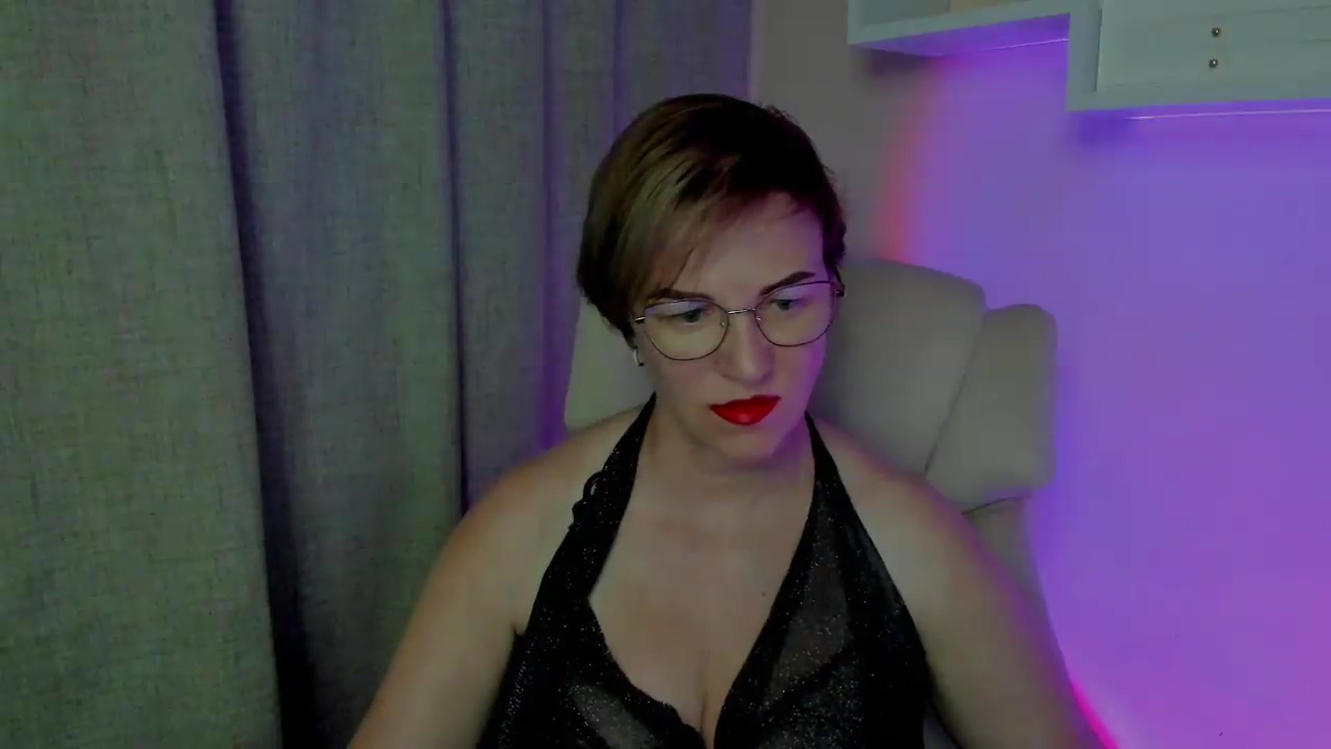 Gallery image thumbnail from EroticFELIZIA's myfreecams stream on, 08/17/2026, 18:21 image 2 of 20