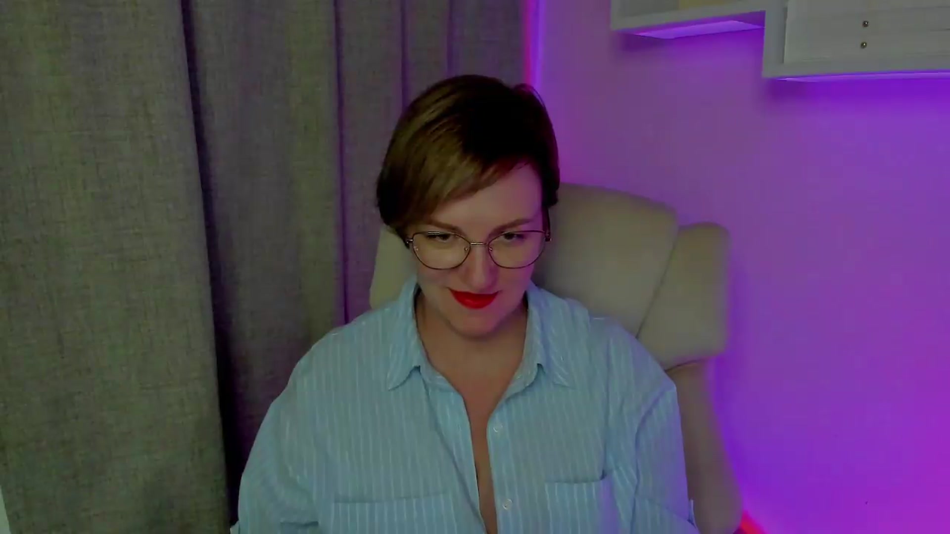 Gallery image thumbnail from EroticFELIZIA's myfreecams stream on, 08/19/2026, 19:19 image 5 of 20