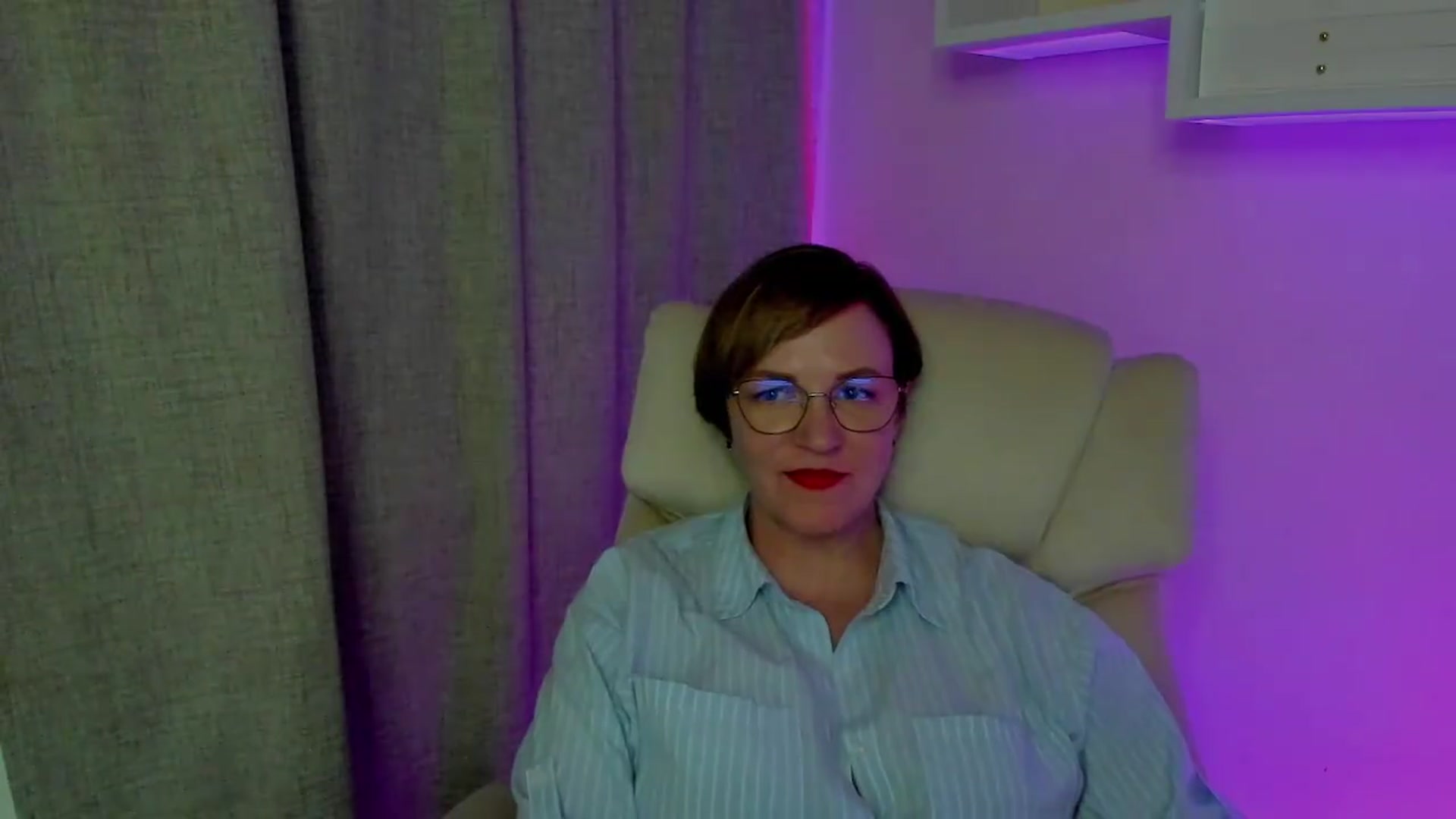 Gallery image thumbnail from EroticFELIZIA's myfreecams stream on, 08/19/2026, 19:19 image 17 of 20