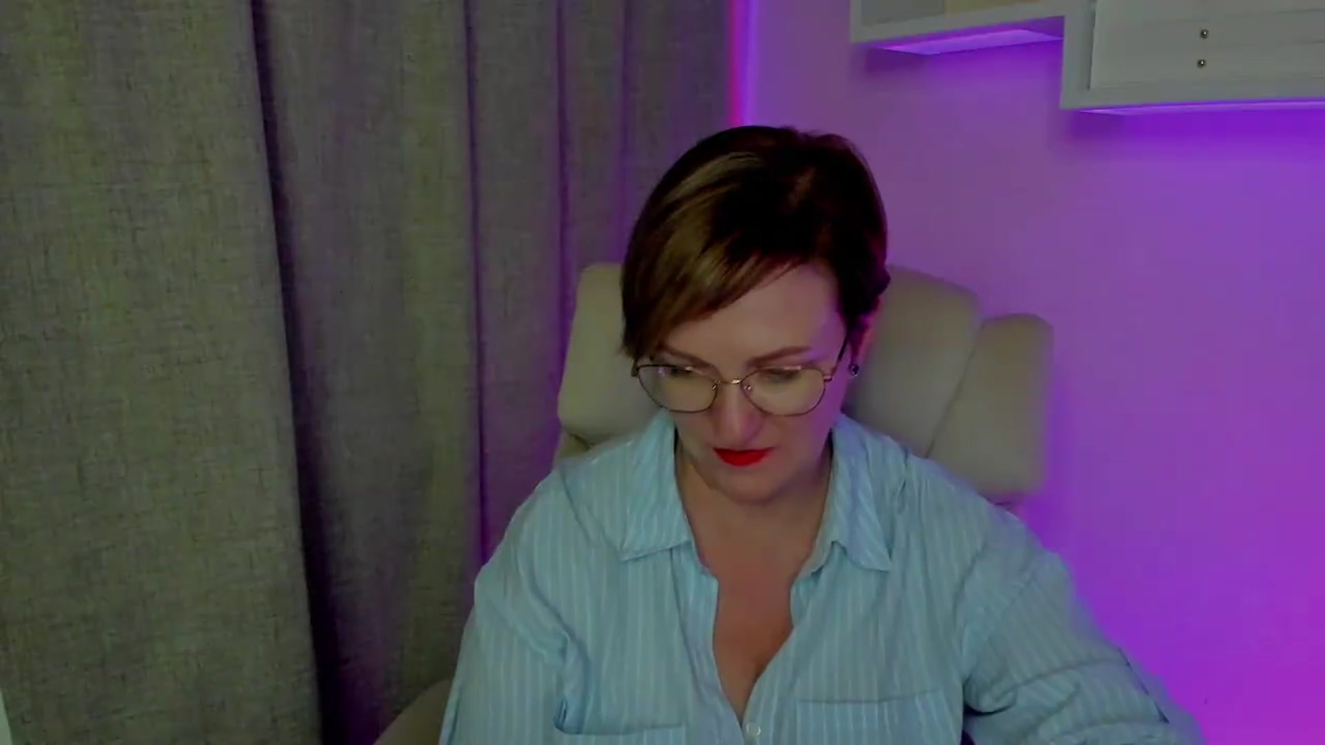 Gallery image thumbnail from EroticFELIZIA's myfreecams stream on, 08/19/2026, 19:19 image 7 of 20