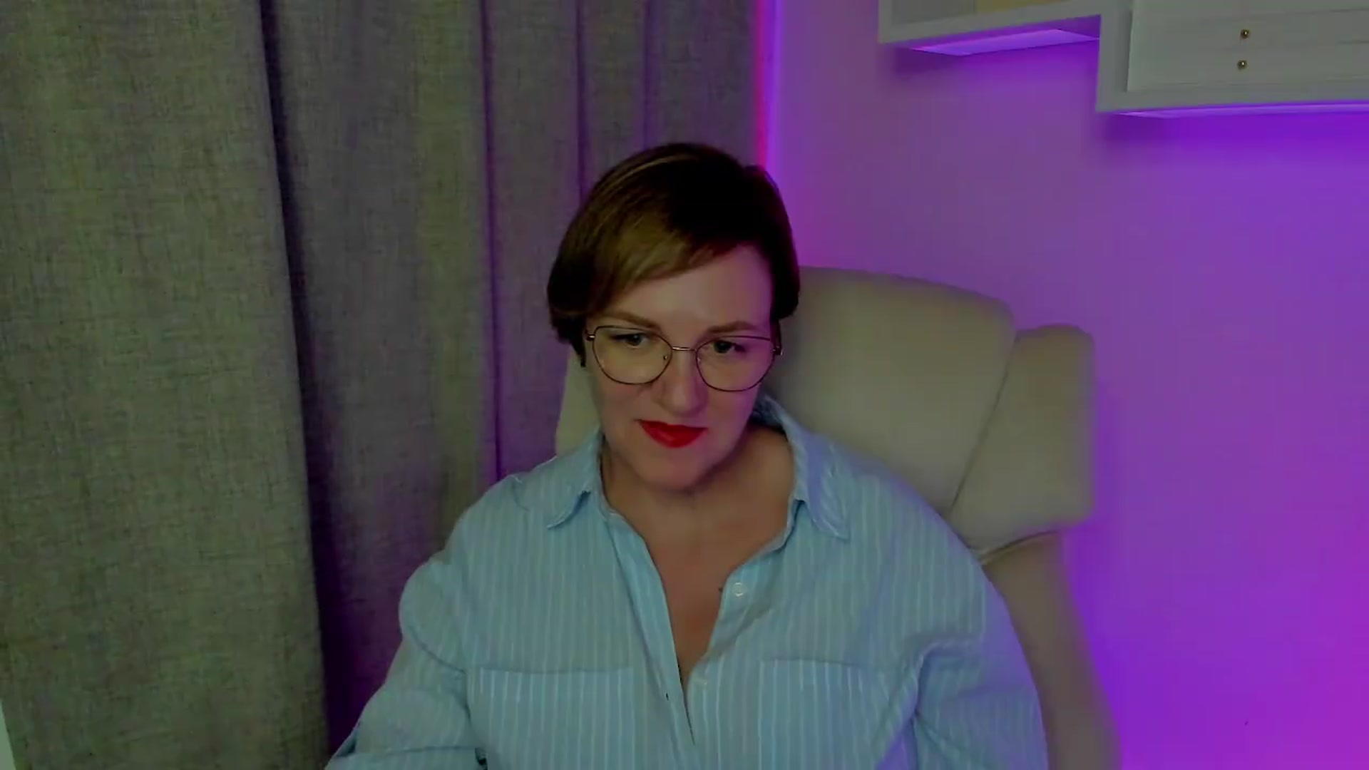 Gallery image thumbnail from EroticFELIZIA's myfreecams stream on, 08/19/2026, 19:19 image 12 of 20