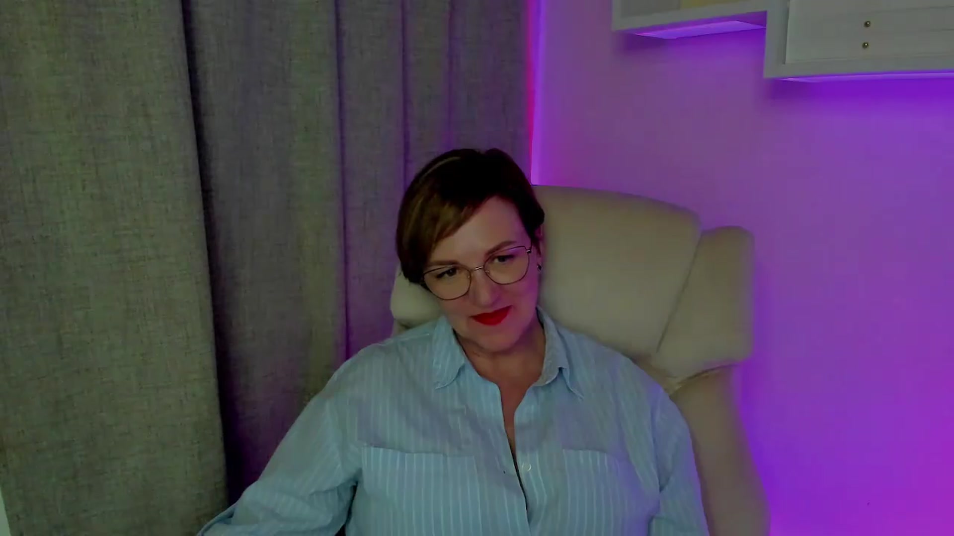 Gallery image thumbnail from EroticFELIZIA's myfreecams stream on, 08/19/2026, 19:19 image 16 of 20