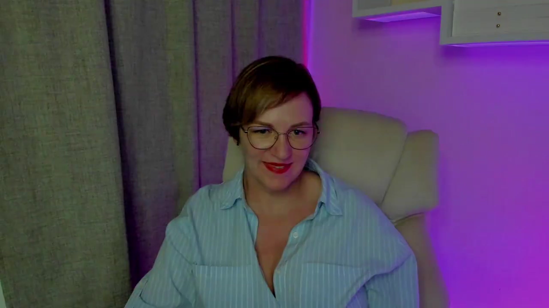 Gallery image thumbnail from EroticFELIZIA's myfreecams stream on, 08/19/2026, 19:19 image 13 of 20