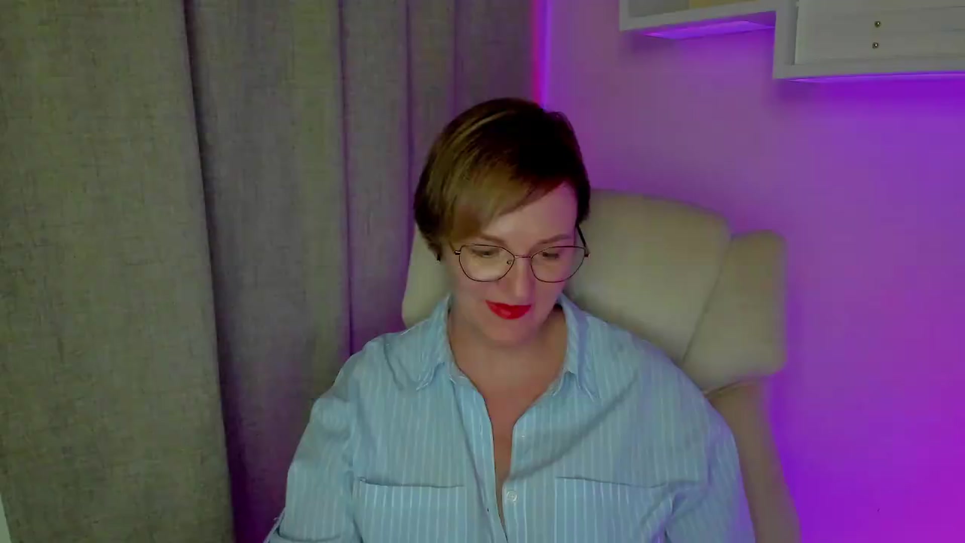 Gallery image thumbnail from EroticFELIZIA's myfreecams stream on, 08/19/2026, 19:19 image 11 of 20