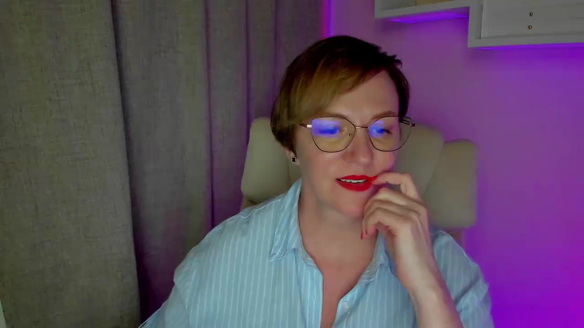 Gallery image thumbnail from EroticFELIZIA's myfreecams stream on, 08/19/2026, 19:19 image 19 of 20
