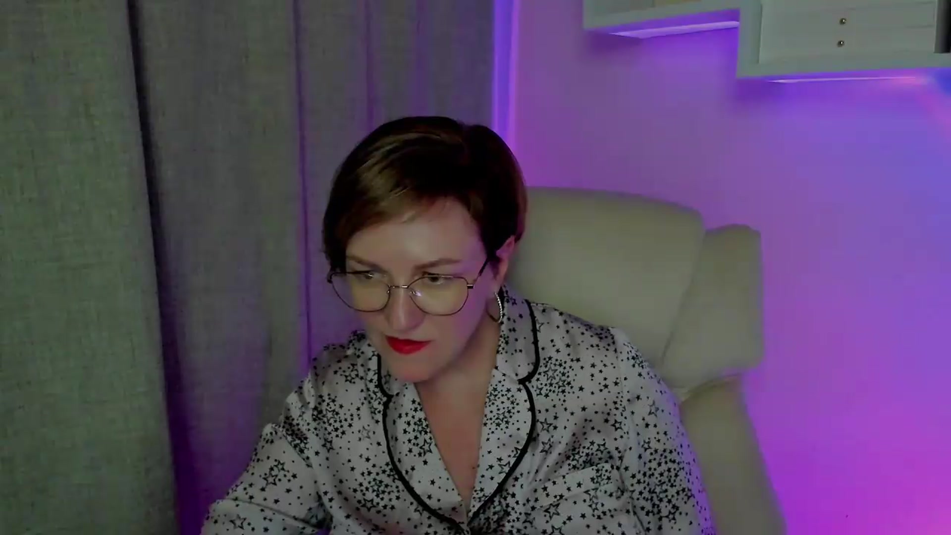 Gallery image thumbnail from EroticFELIZIA's myfreecams stream on, 08/20/2026, 18:29 image 17 of 20