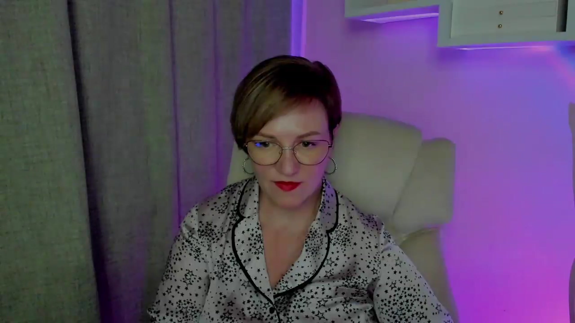 Gallery image thumbnail from EroticFELIZIA's myfreecams stream on, 08/20/2026, 18:29 image 6 of 20