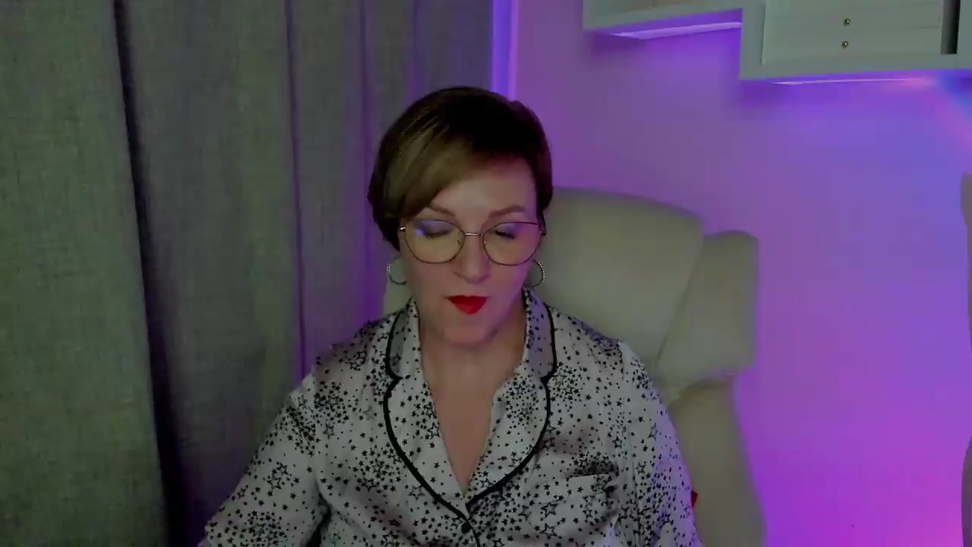Gallery image thumbnail from EroticFELIZIA's myfreecams stream on, 08/20/2026, 18:29 image 4 of 20