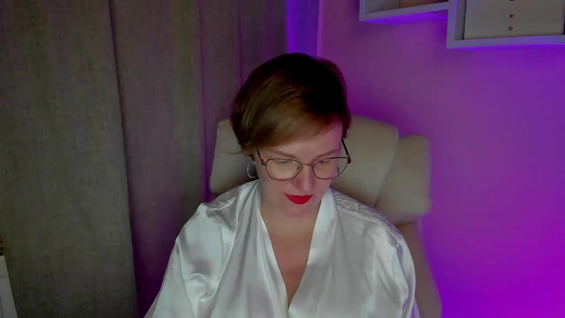 Gallery image thumbnail from EroticFELIZIA's myfreecams stream on, 08/24/2026, 18:56 image 15 of 20