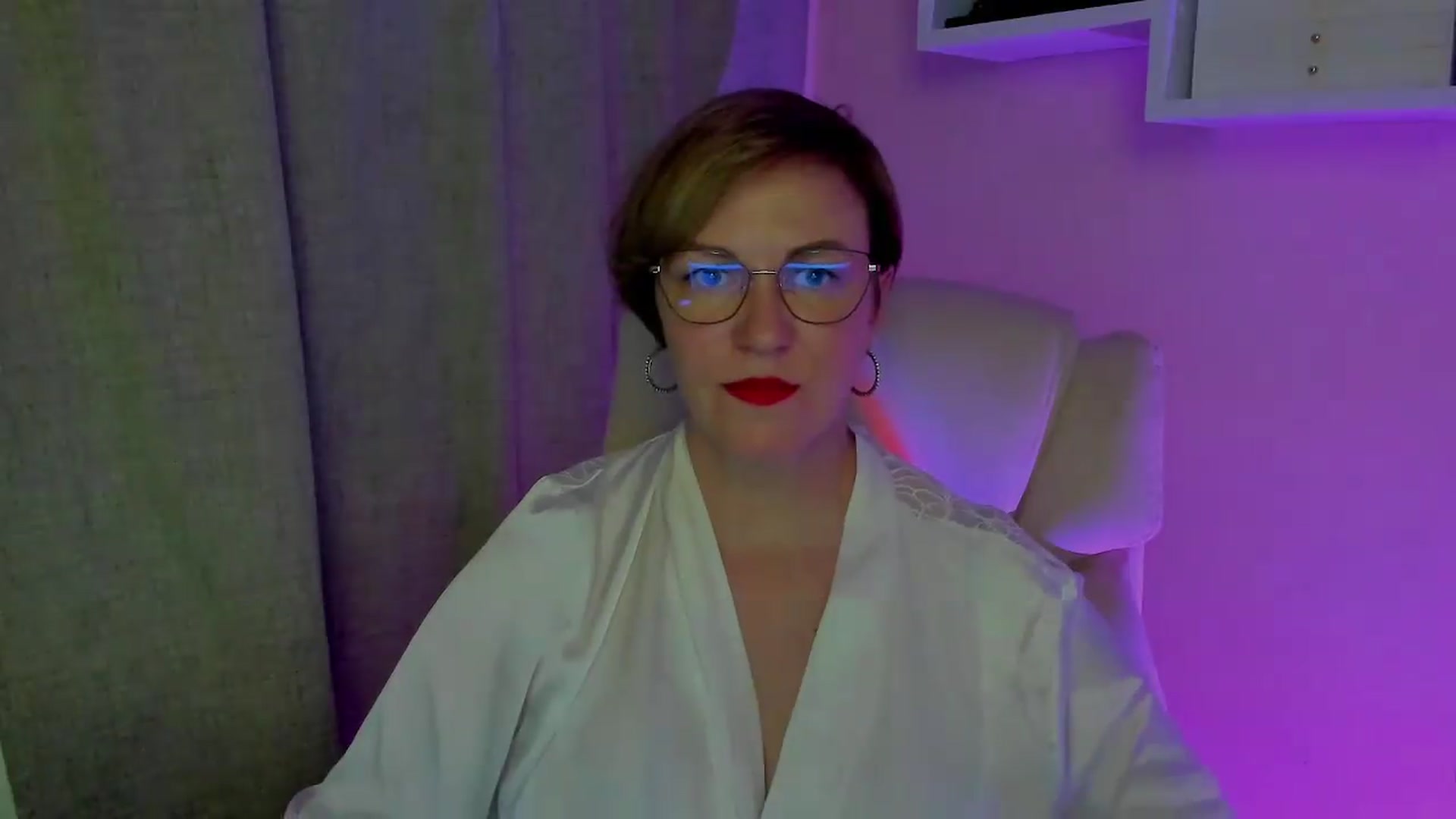 Gallery image thumbnail from EroticFELIZIA's myfreecams stream on, 08/29/2026, 16:08 image 16 of 20