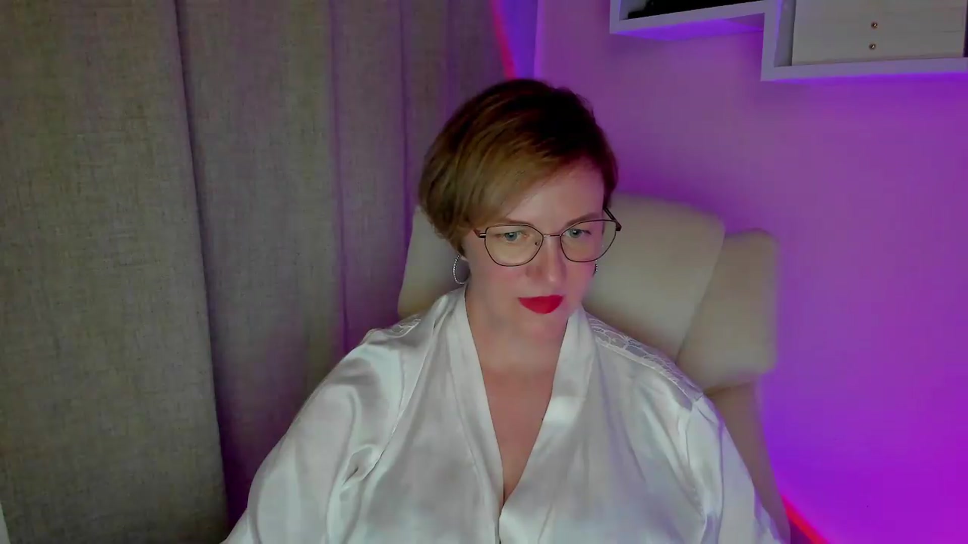 Gallery image thumbnail from EroticFELIZIA's myfreecams stream on, 08/29/2026, 18:34 image 4 of 20