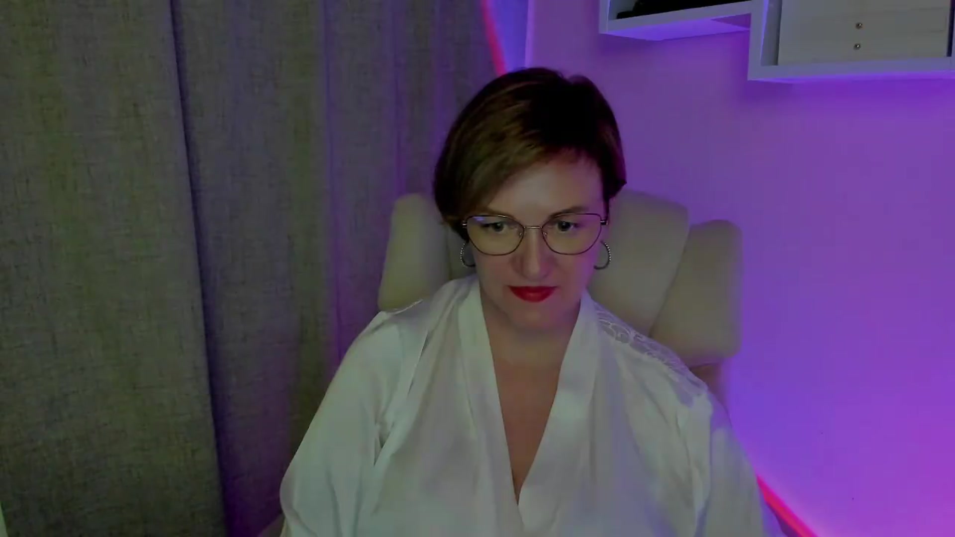 Gallery image thumbnail from EroticFELIZIA's myfreecams stream on, 08/29/2026, 18:34 image 10 of 20