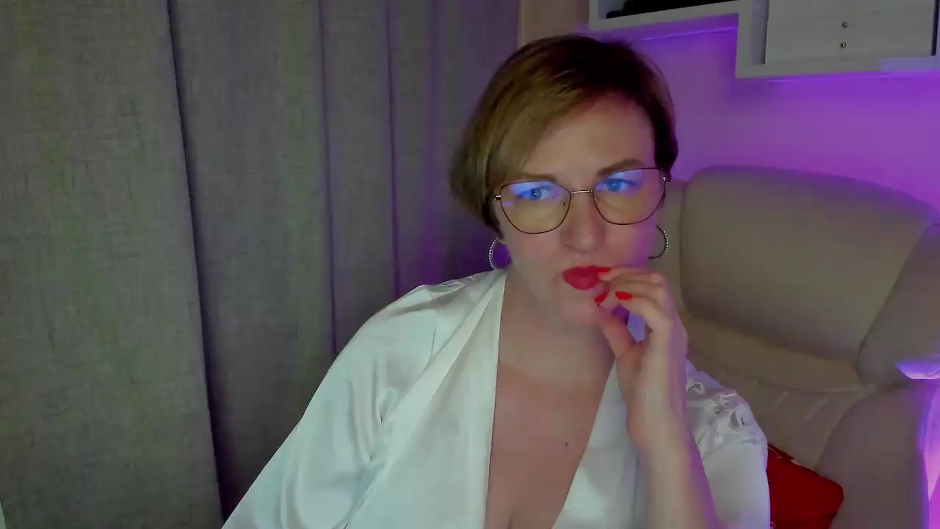 Gallery image thumbnail from EroticFELIZIA's myfreecams stream on, 08/29/2026, 19:31 image 1 of 20