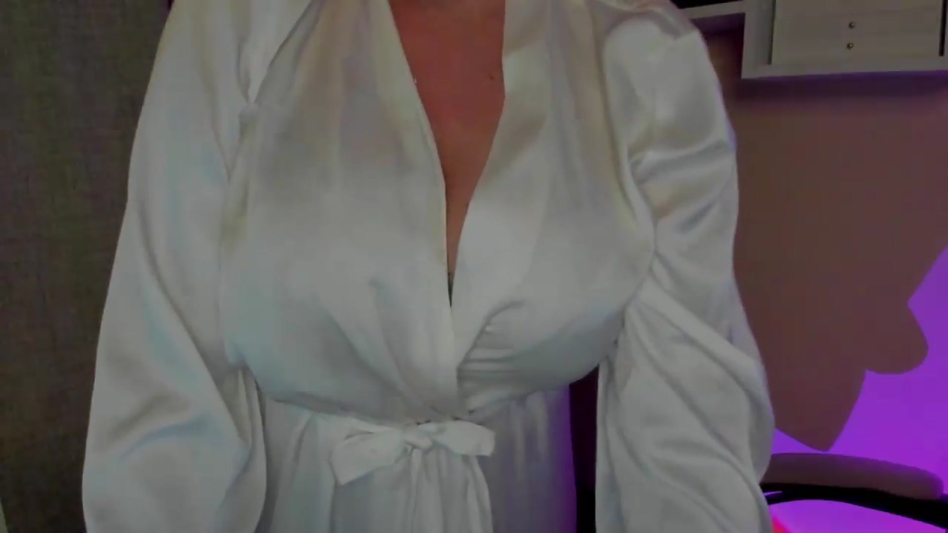 Gallery image thumbnail from EroticFELIZIA's myfreecams stream on, 08/29/2026, 19:31 image 17 of 20