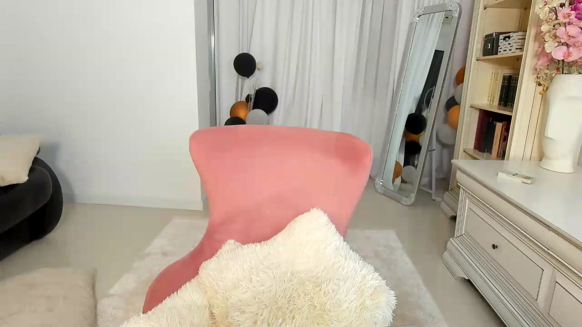 Gallery image thumbnail from EroticQueen's myfreecams stream on, 07/17/2026, 23:20 image 4 of 20