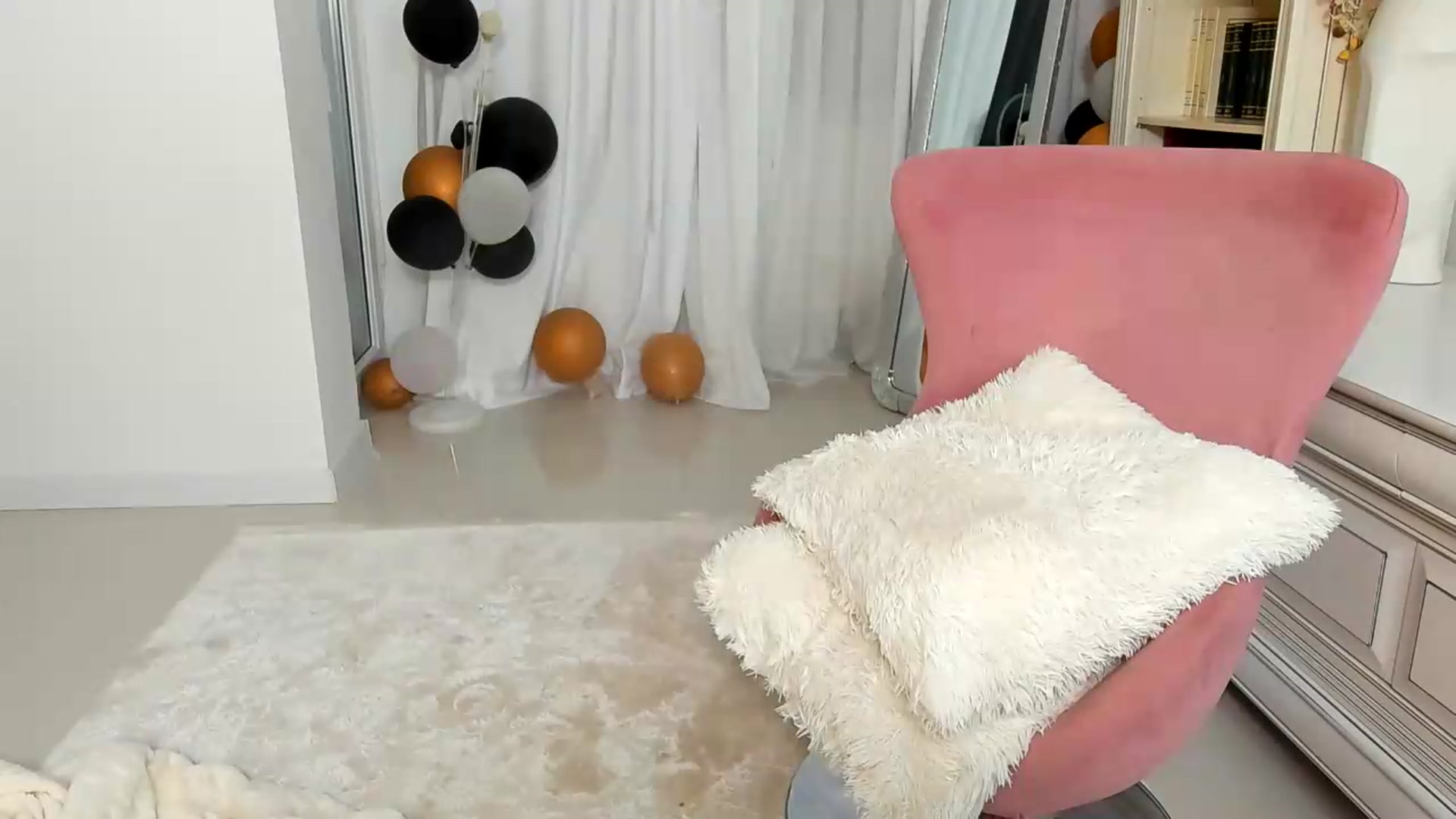 Gallery image thumbnail from EroticQueen's myfreecams stream on, 07/17/2026, 23:20 image 19 of 20
