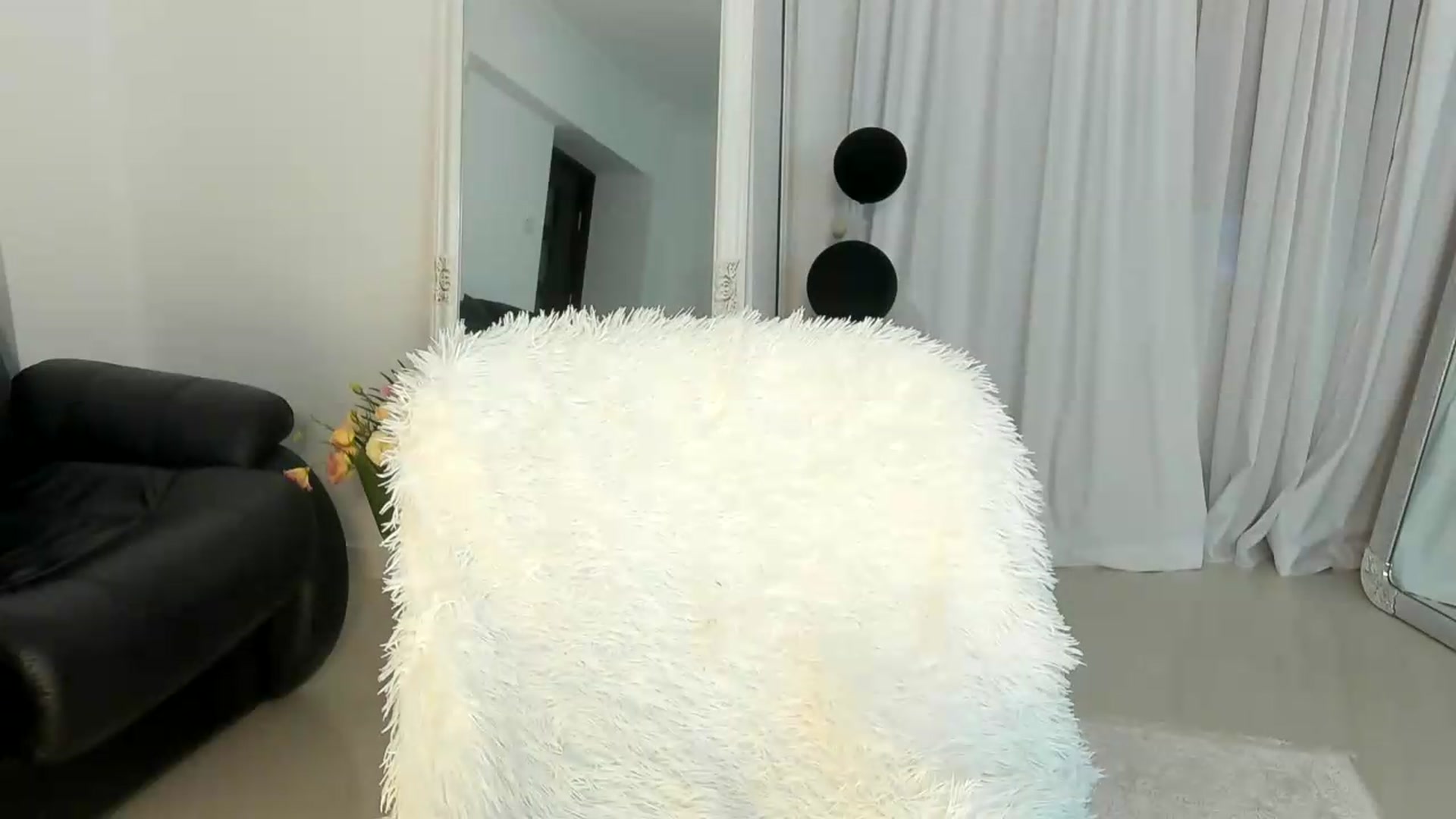 Gallery image thumbnail from EroticQueen's myfreecams stream on, 08/14/2026, 16:48 image 16 of 20