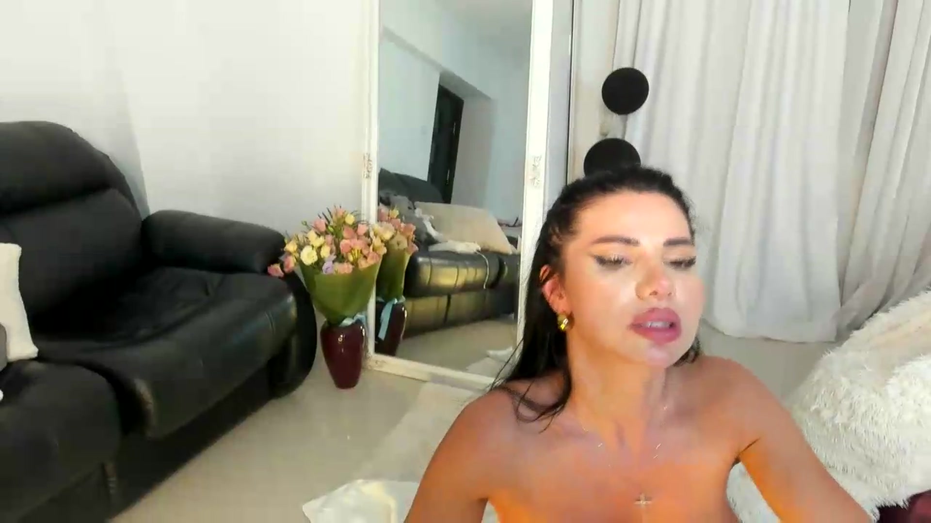 Gallery image thumbnail from EroticQueen's myfreecams stream on, 08/14/2026, 21:28 image 2 of 20