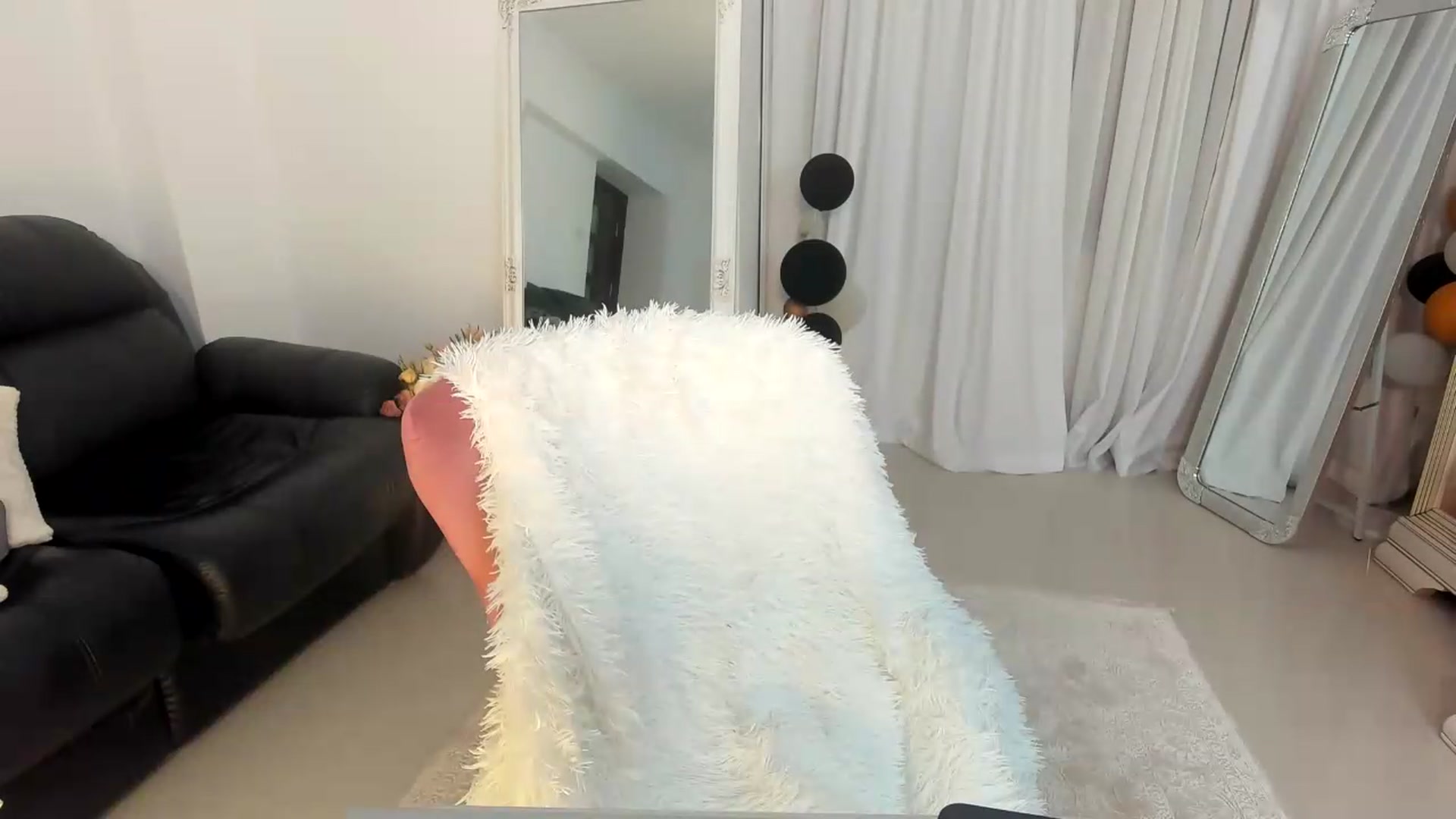 Gallery image thumbnail from EroticQueen's myfreecams stream on, 08/14/2026, 21:28 image 12 of 20