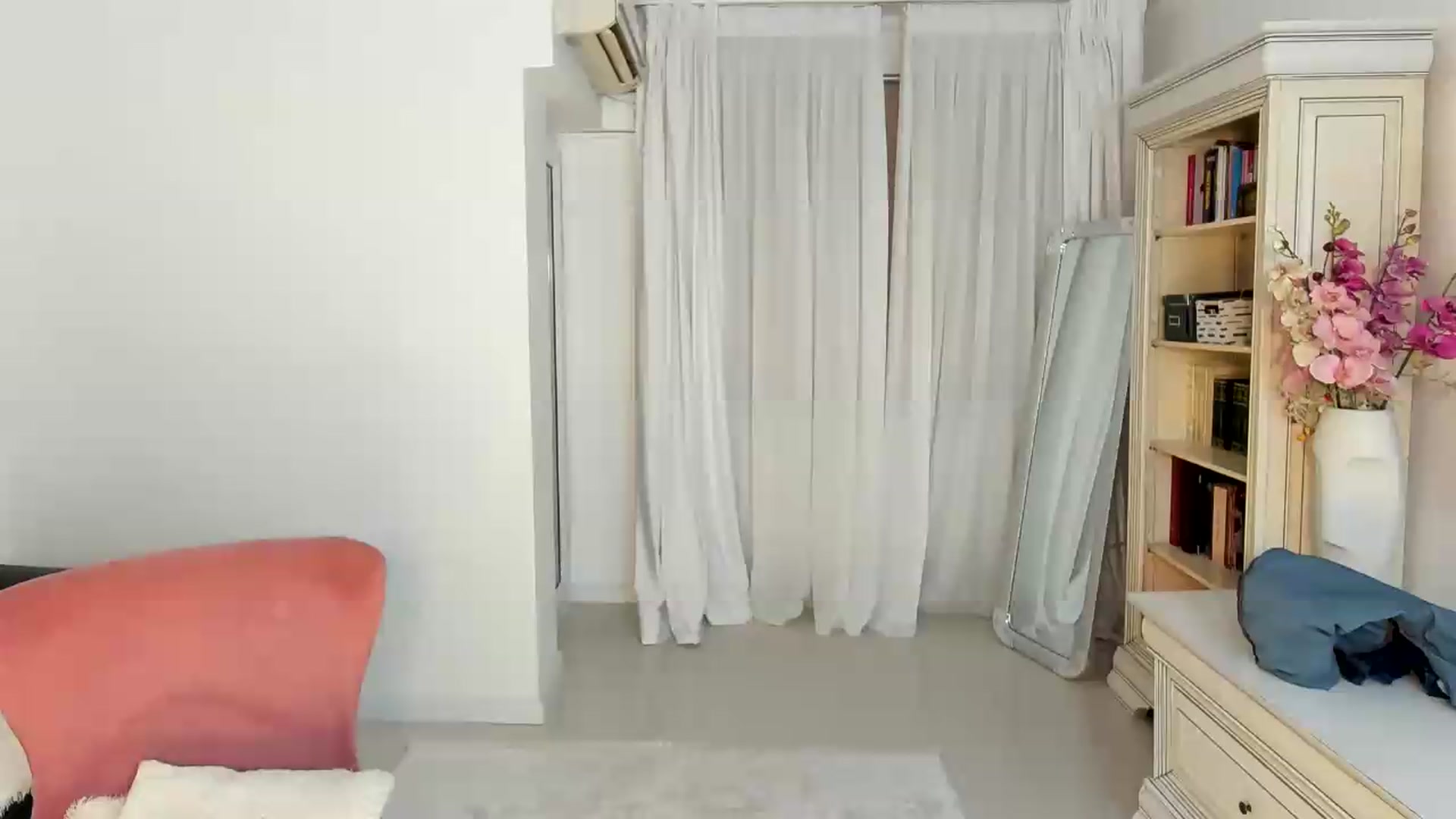 Gallery image thumbnail from EroticQueen's myfreecams stream on, 08/29/2026, 19:33 image 7 of 20