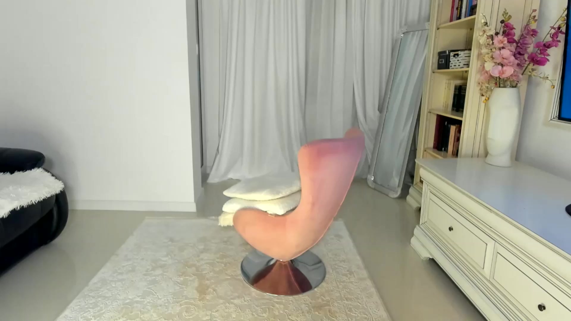 Gallery image thumbnail from EroticQueen's myfreecams stream on, 08/29/2026, 22:20 image 9 of 20