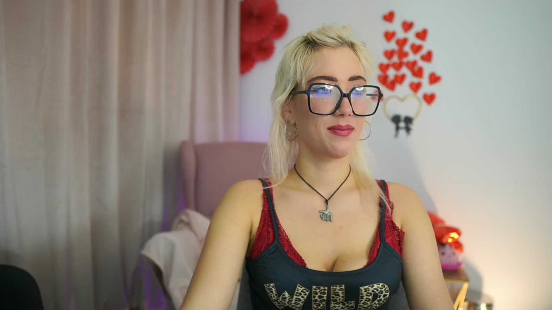 Gallery image thumbnail from Eroticablond's myfreecams stream on, 02/13/2025, 19:08 image 4 of 20