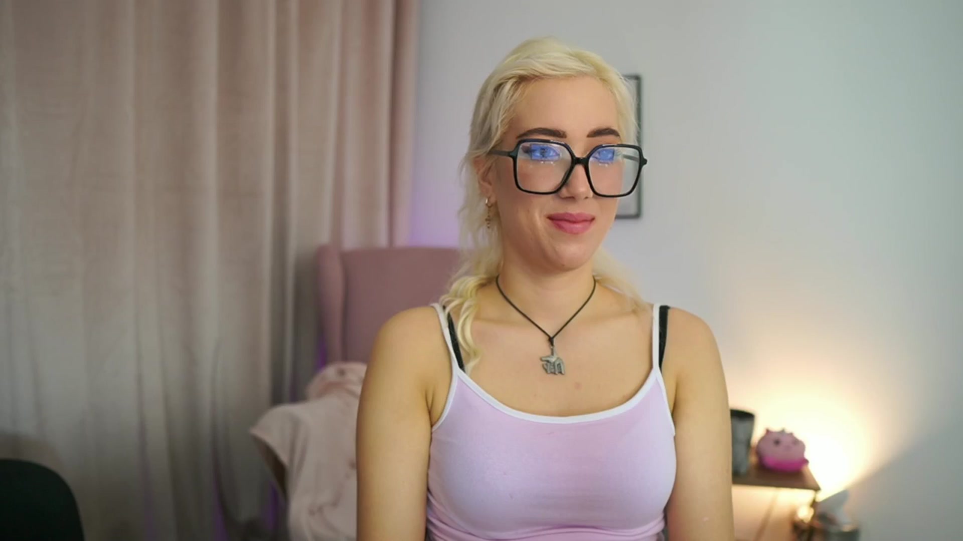 Gallery image thumbnail from Eroticablond's myfreecams stream on, 02/18/2025, 12:54 image 8 of 20