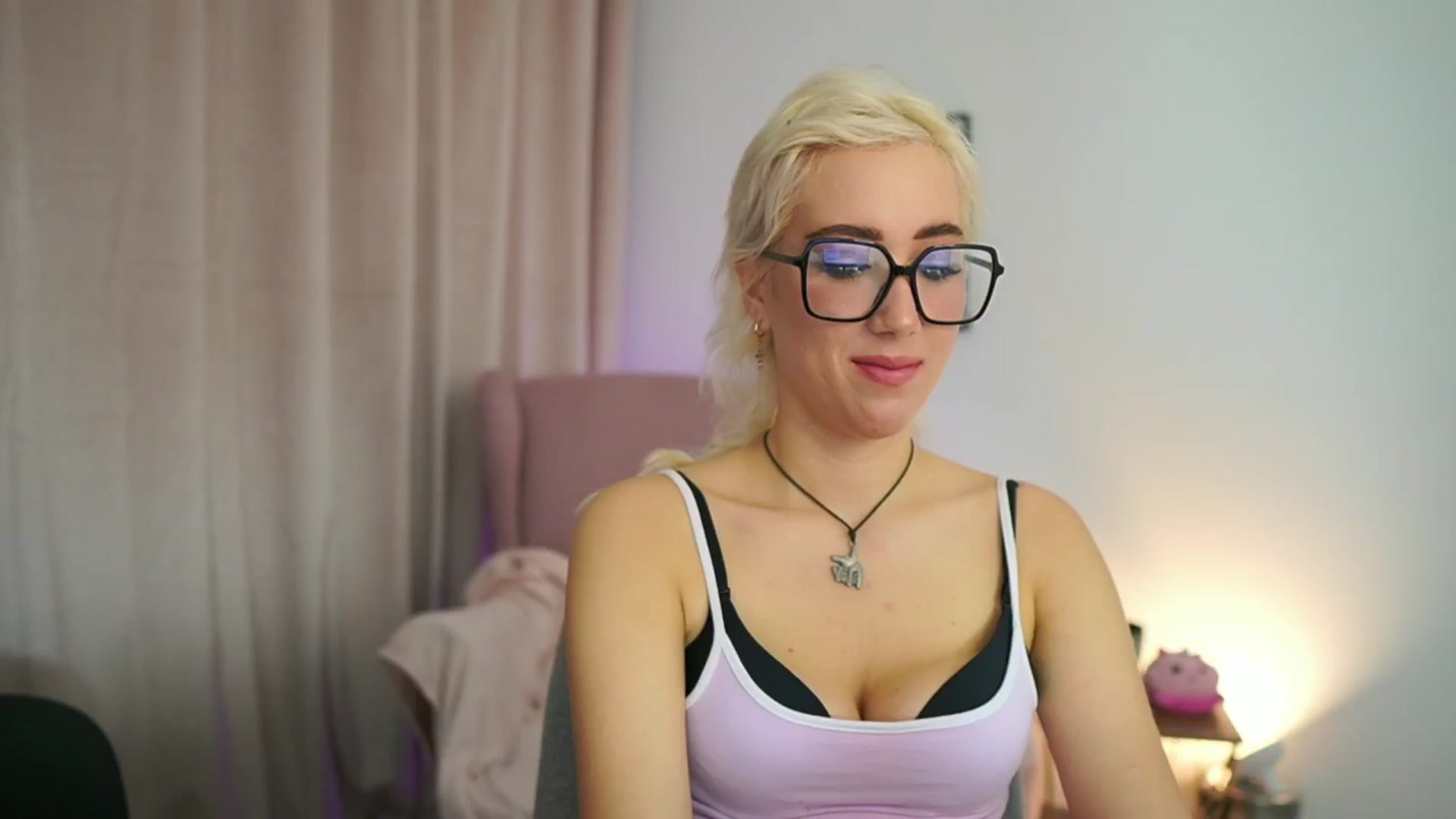 Gallery image thumbnail from Eroticablond's myfreecams stream on, 02/18/2025, 12:54 image 12 of 20