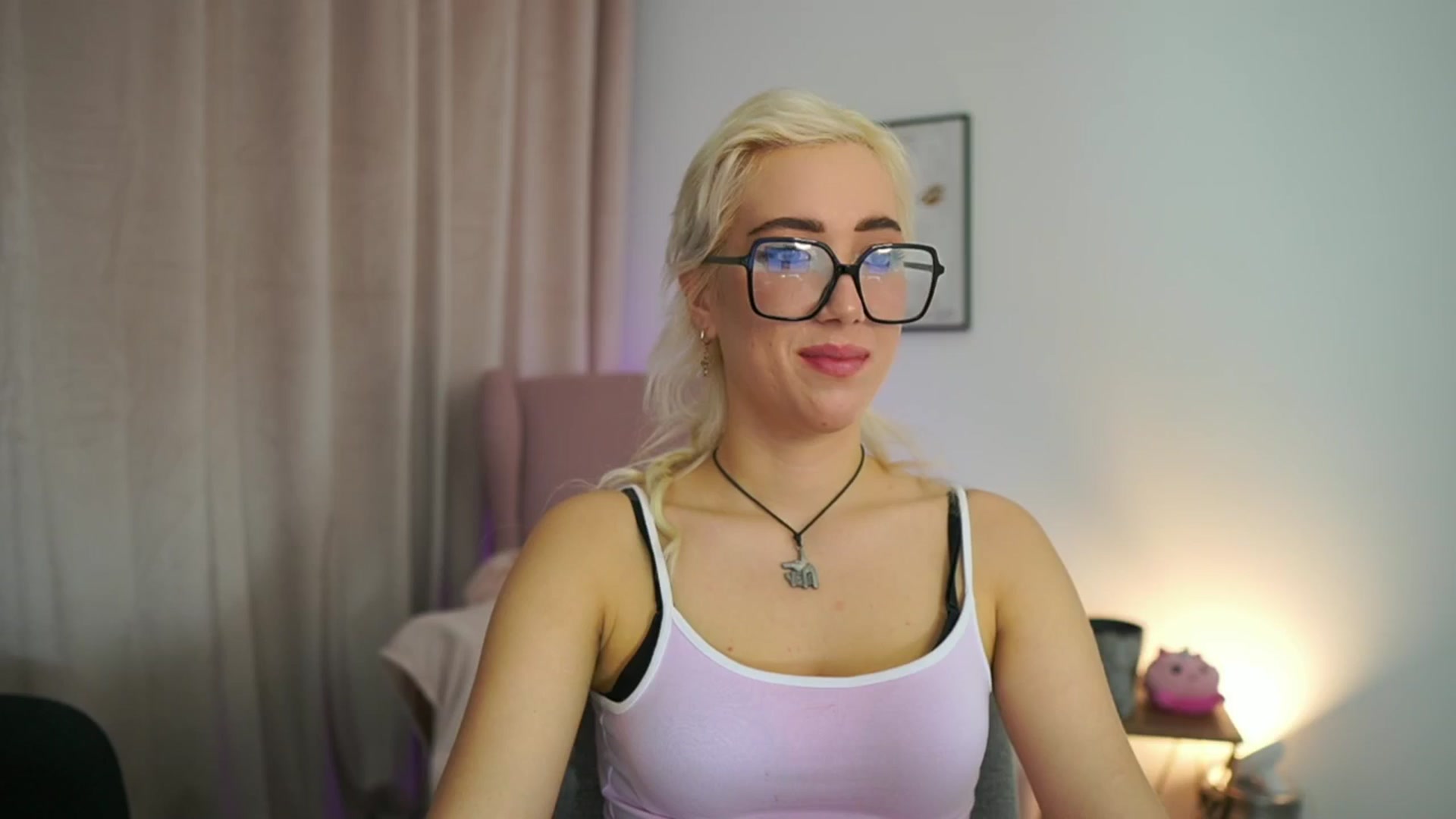 Gallery image thumbnail from Eroticablond's myfreecams stream on, 02/18/2025, 14:34 image 5 of 20