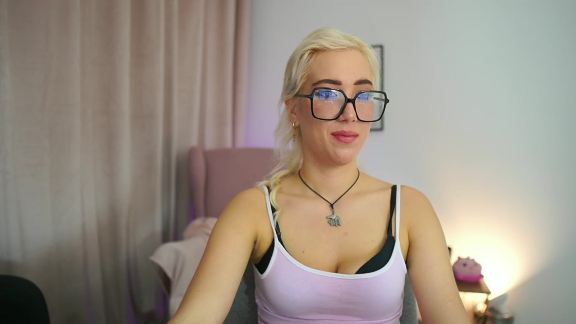 Gallery image thumbnail from Eroticablond's myfreecams stream on, 02/18/2025, 14:34 image 9 of 20