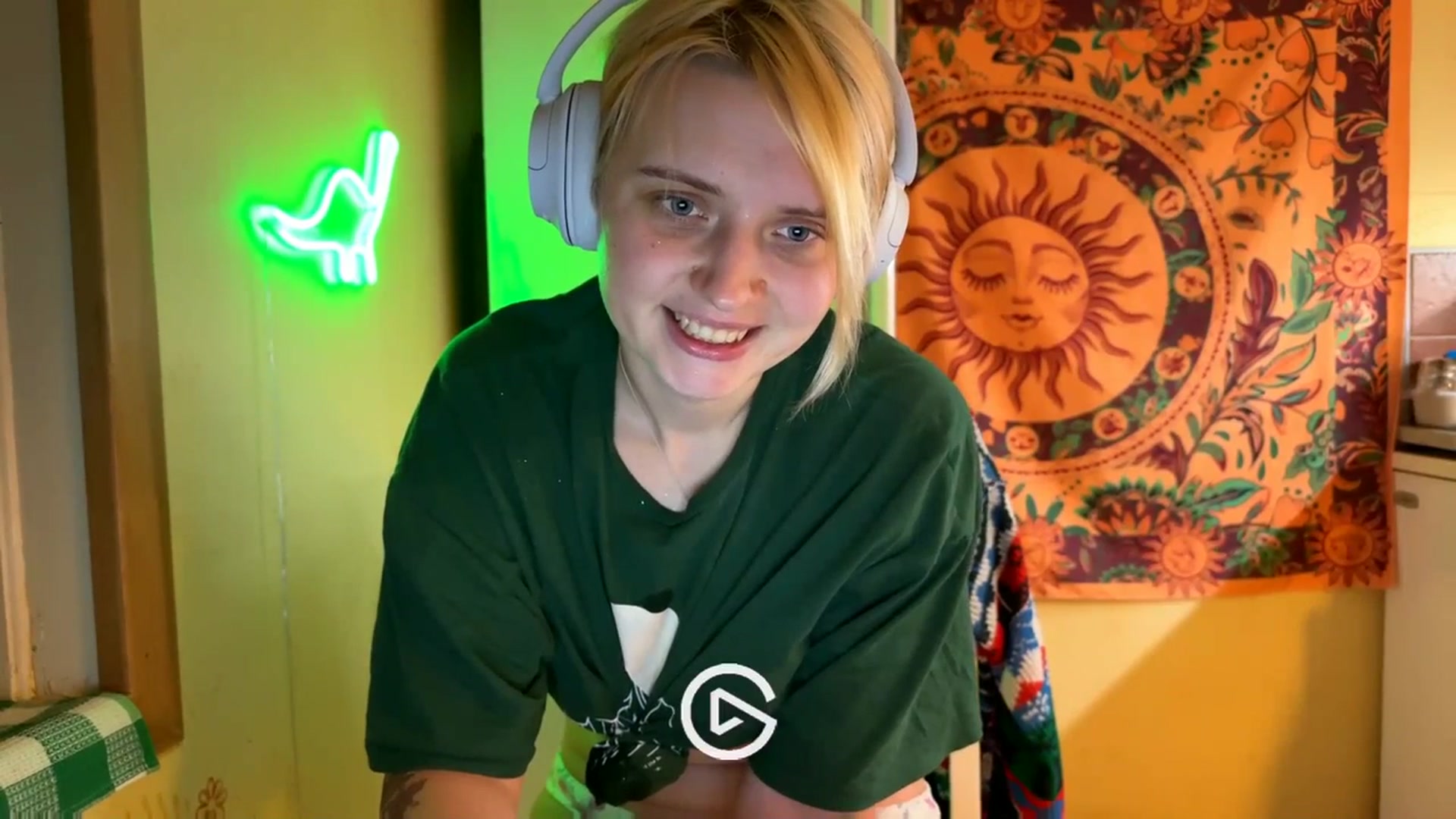 Gallery image thumbnail from Err0r402's myfreecams stream on, 03/04/2024, 23:56 image 20 of 20