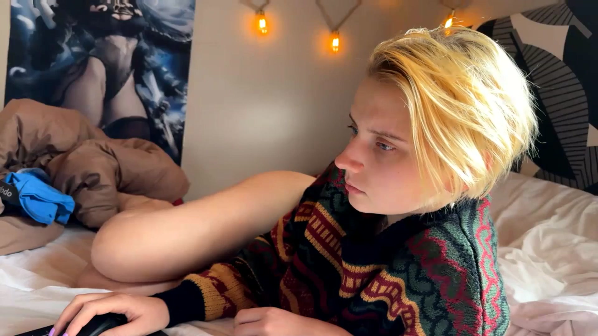 Gallery image thumbnail from Err0r402's myfreecams stream on, 03/06/2024, 14:19 image 17 of 20