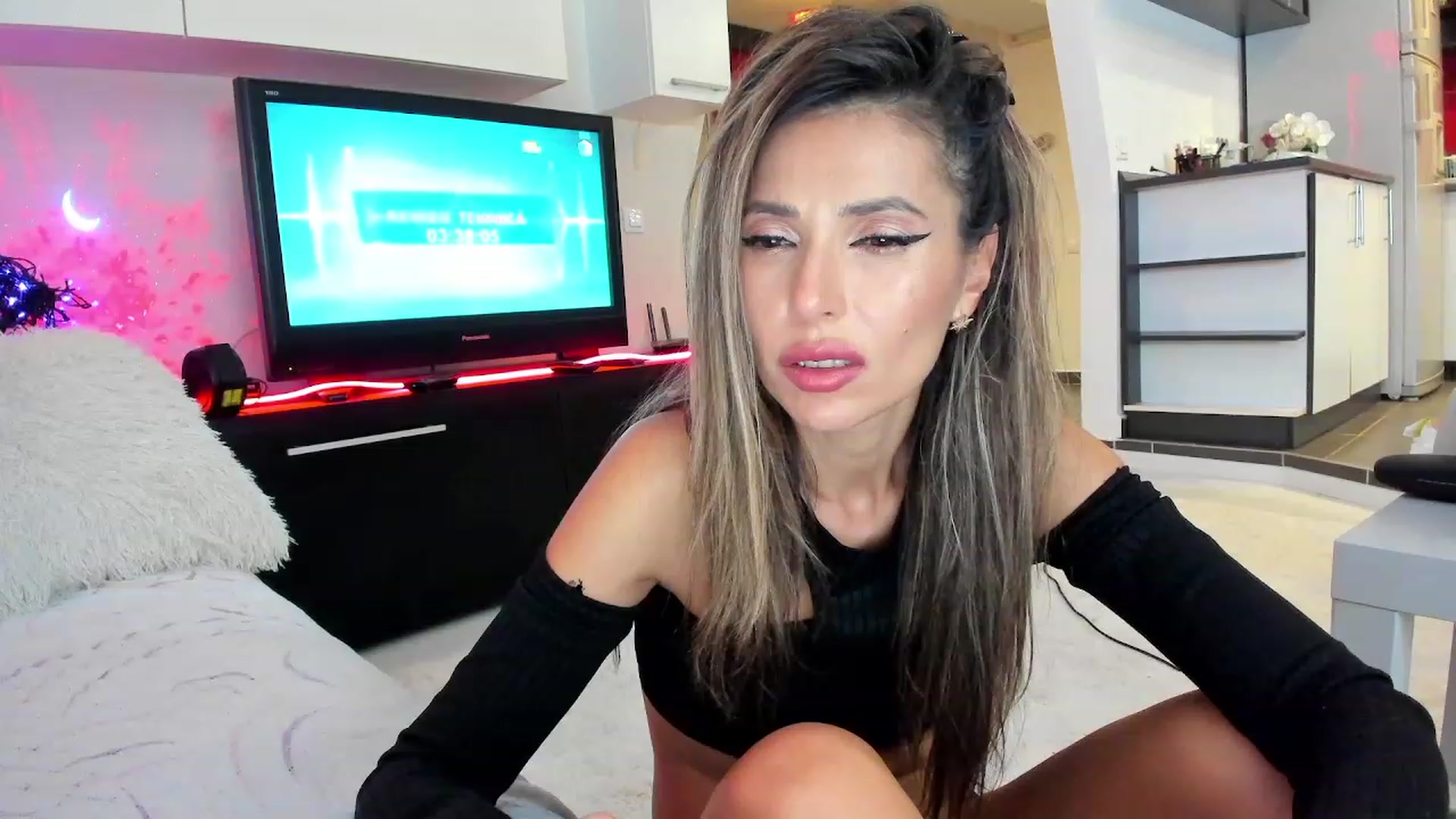 Gallery image thumbnail from Error404's myfreecams stream on, 10/05/2023, 01:01 image 14 of 20