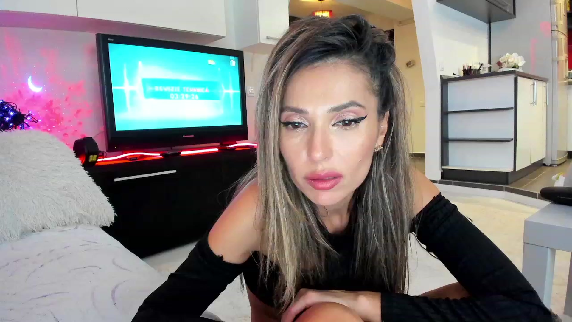 Gallery image thumbnail from Error404's myfreecams stream on, 10/05/2023, 01:01 image 11 of 20