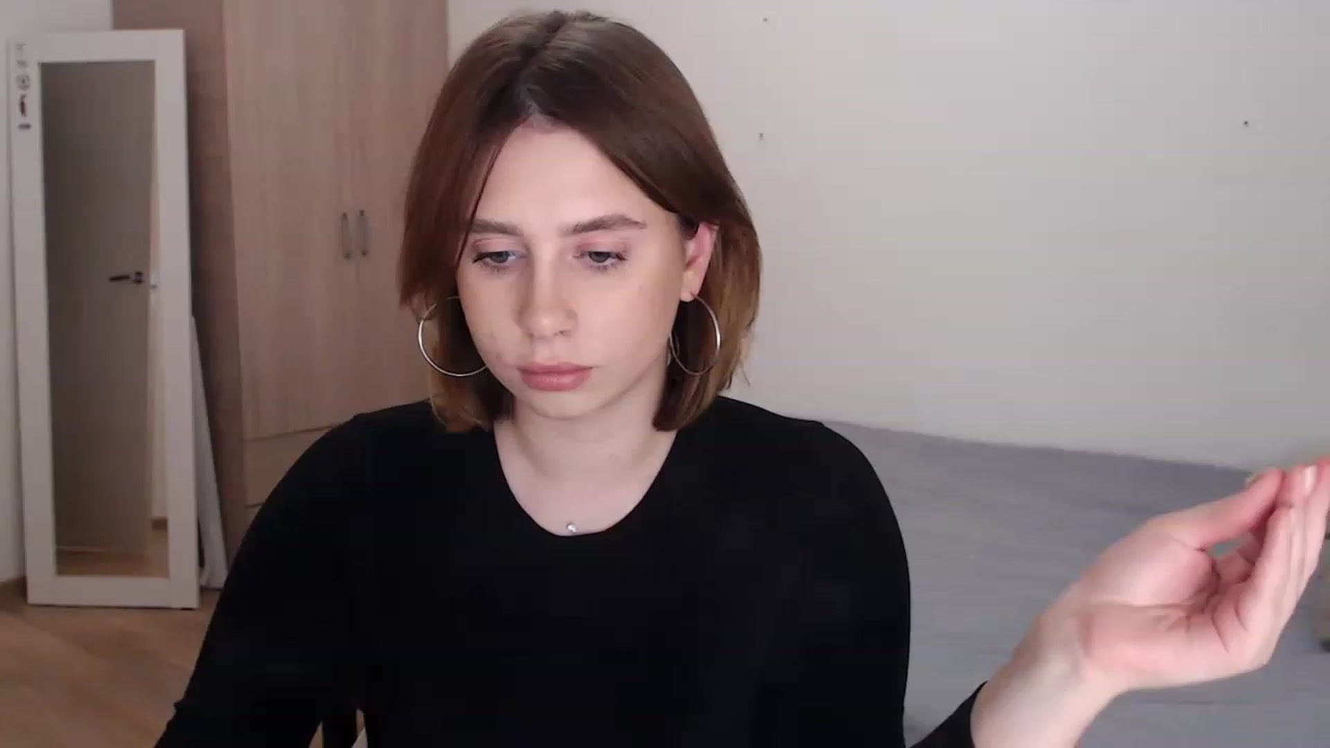 Gallery image thumbnail from EseniaKiss's myfreecams stream on, 12/01/2022, 23:12 image 9 of 20