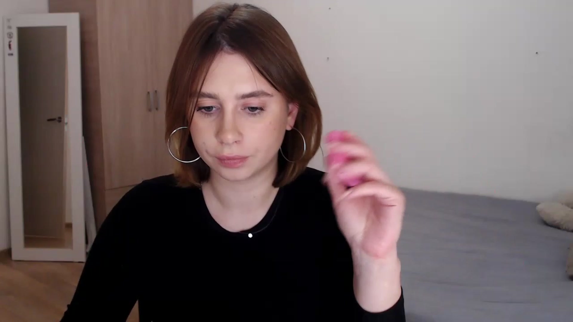 Gallery image thumbnail from EseniaKiss's myfreecams stream on, 12/01/2022, 23:12 image 12 of 20