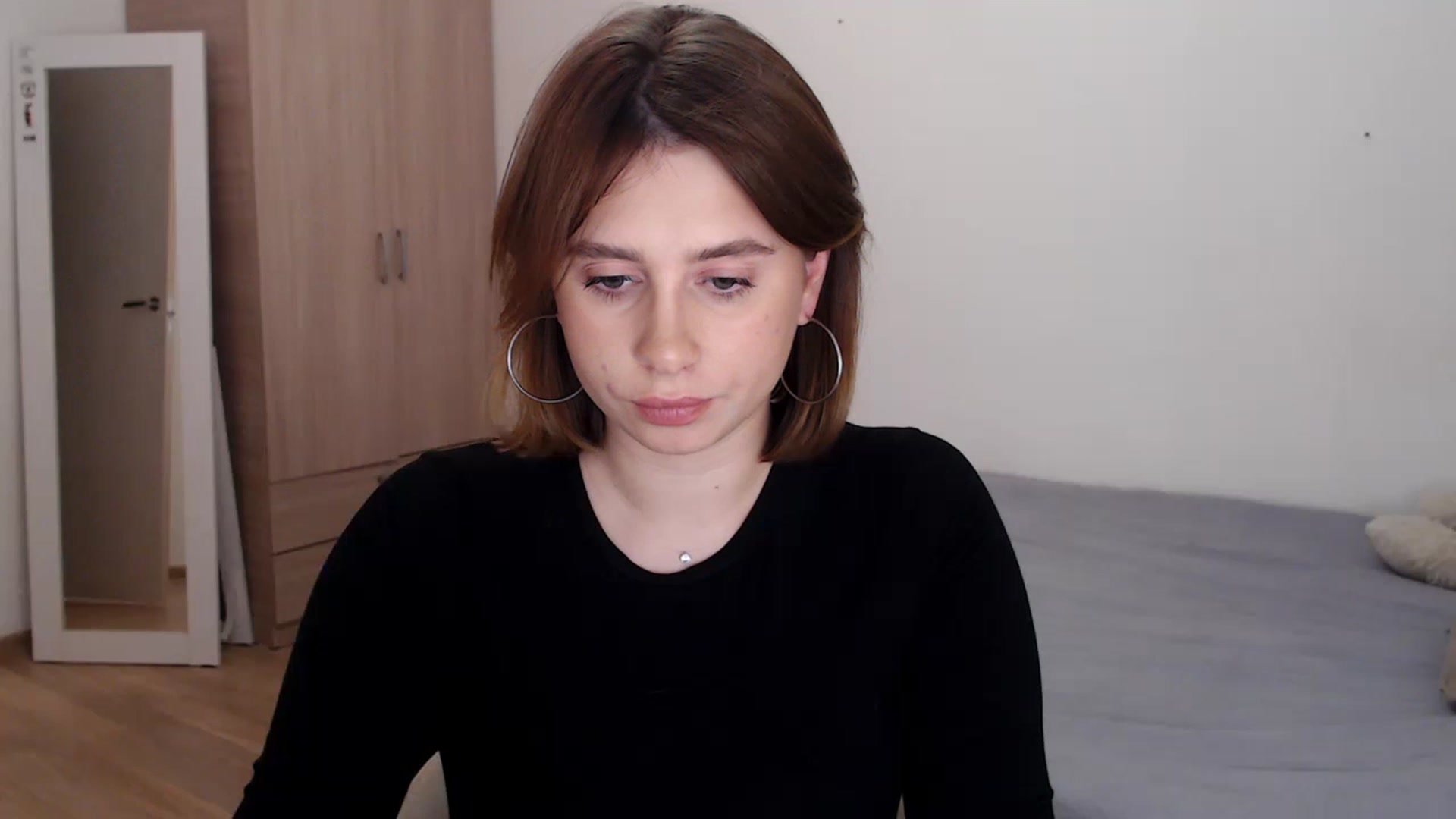 Gallery image thumbnail from EseniaKiss's myfreecams stream on, 12/01/2022, 23:12 image 3 of 20
