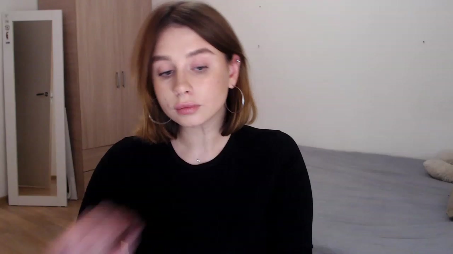 Gallery image thumbnail from EseniaKiss's myfreecams stream on, 12/01/2022, 23:12 image 17 of 20