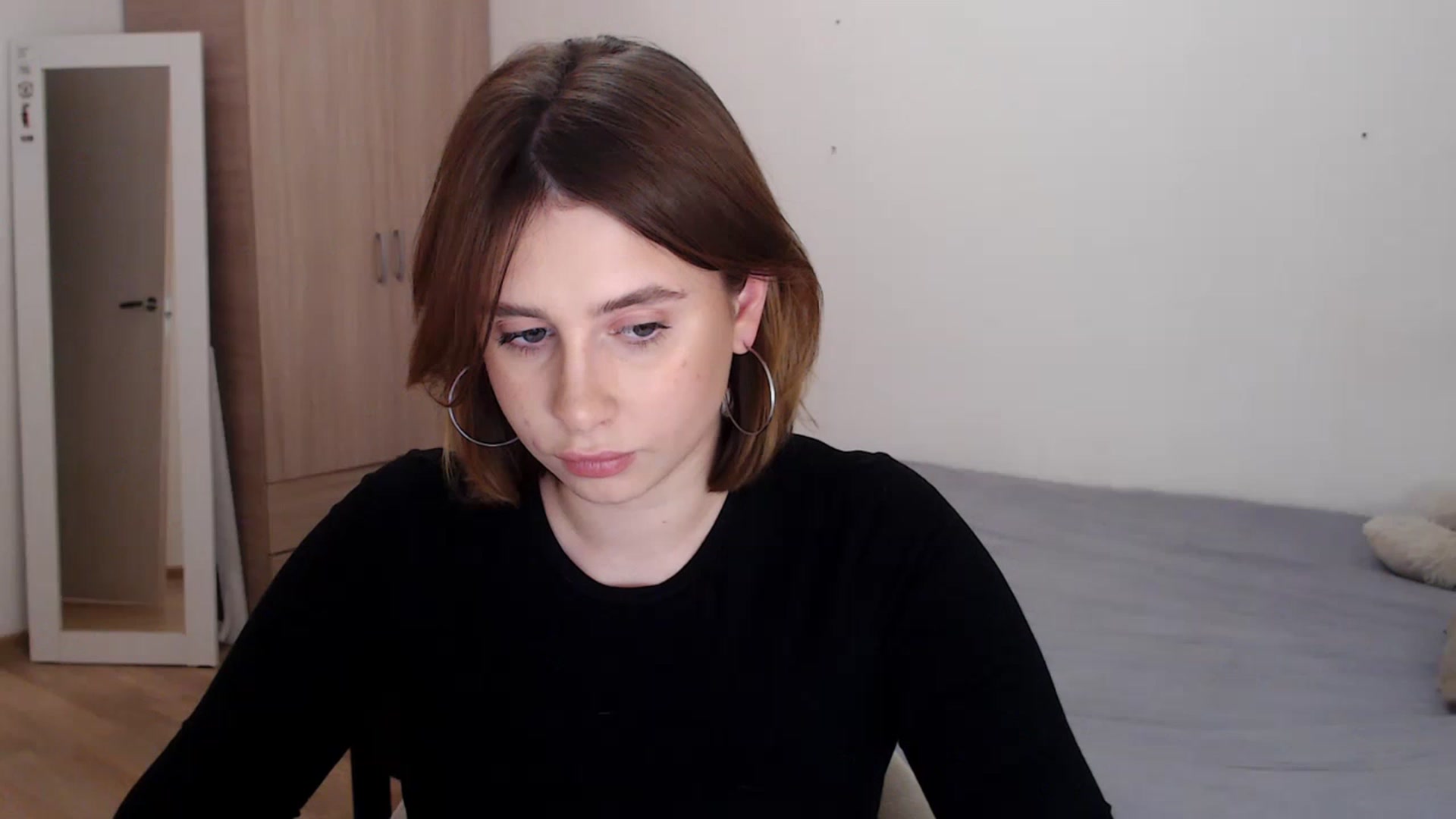 Gallery image thumbnail from EseniaKiss's myfreecams stream on, 12/01/2022, 23:12 image 8 of 20