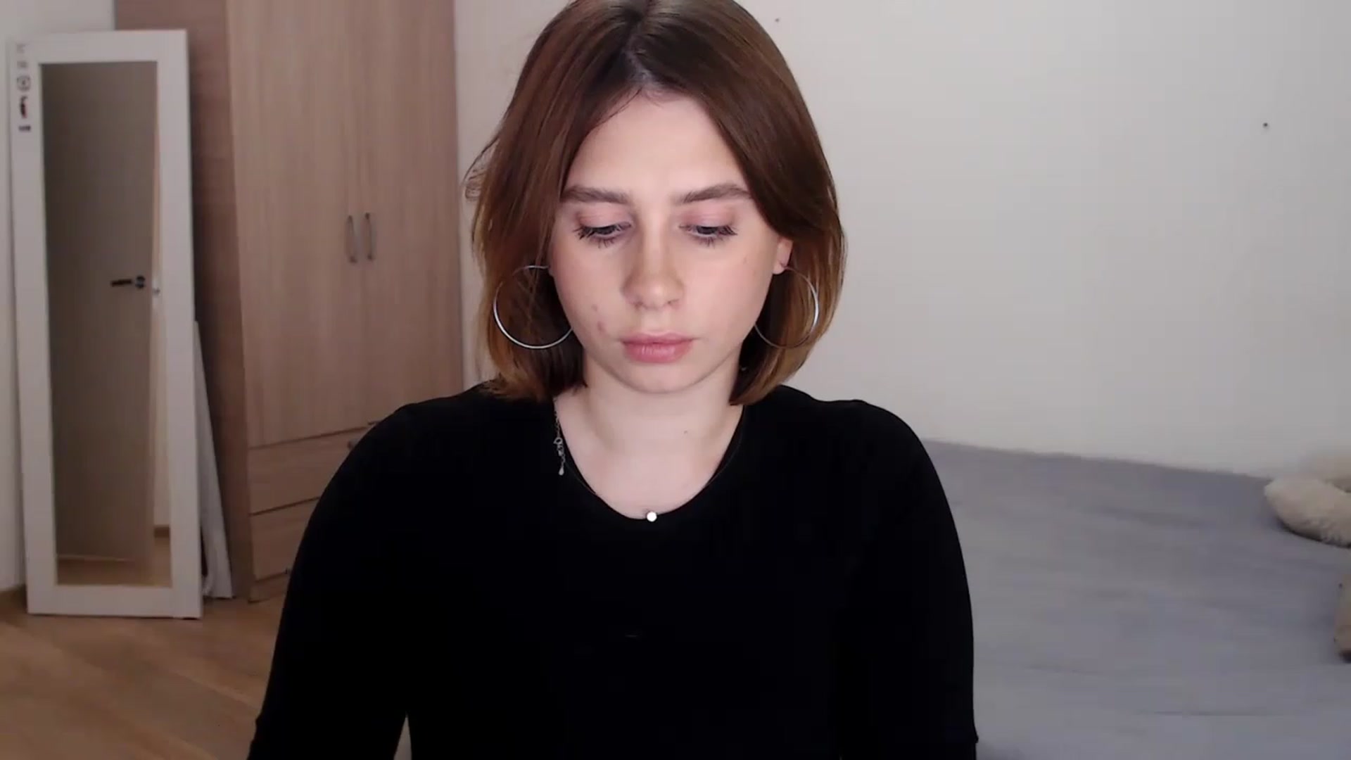 Gallery image thumbnail from EseniaKiss's myfreecams stream on, 12/01/2022, 23:12 image 14 of 20