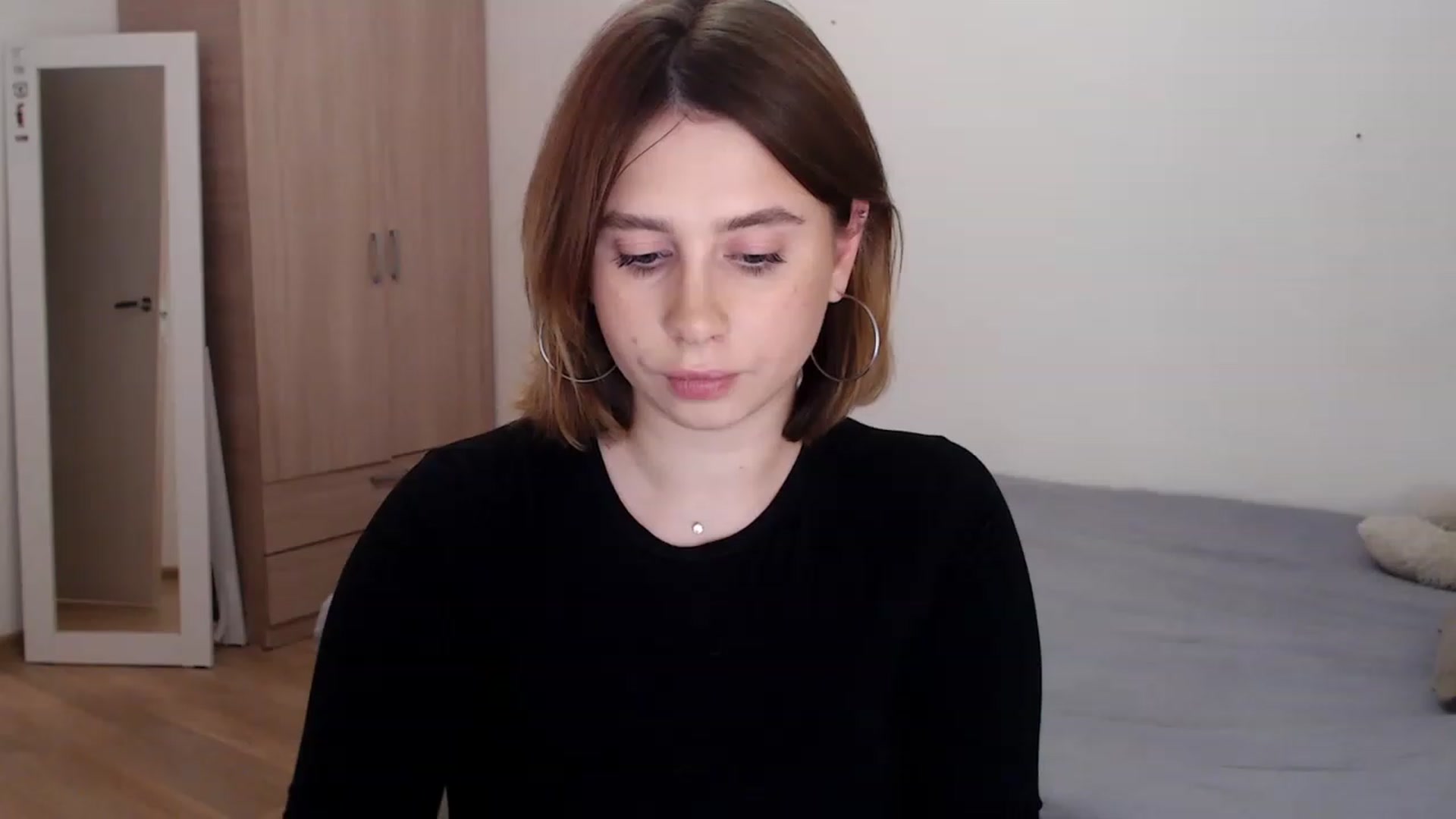 Gallery image thumbnail from EseniaKiss's myfreecams stream on, 12/01/2022, 23:12 image 18 of 20
