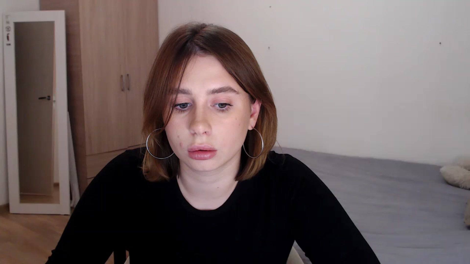 Gallery image thumbnail from EseniaKiss's myfreecams stream on, 12/01/2022, 23:12 image 10 of 20