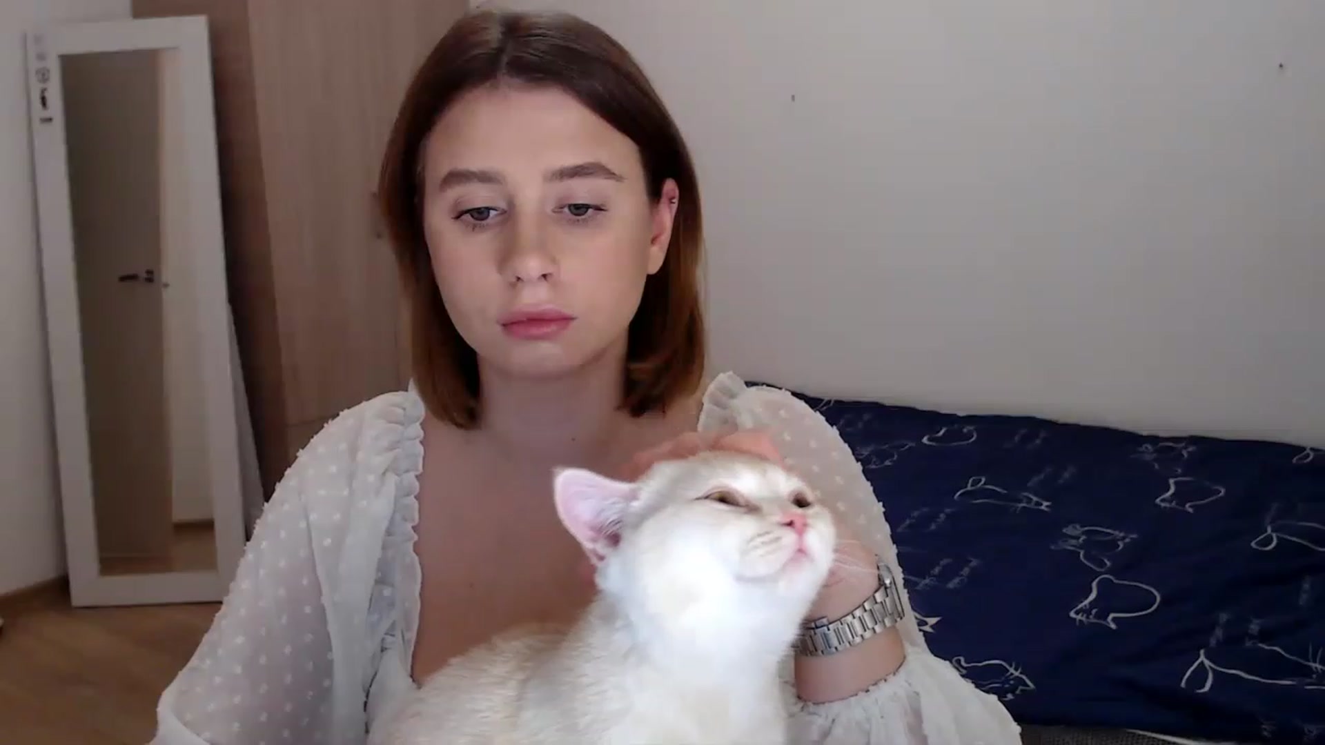 Gallery image thumbnail from EseniaKiss's myfreecams stream on, 12/08/2022, 23:29 image 11 of 20