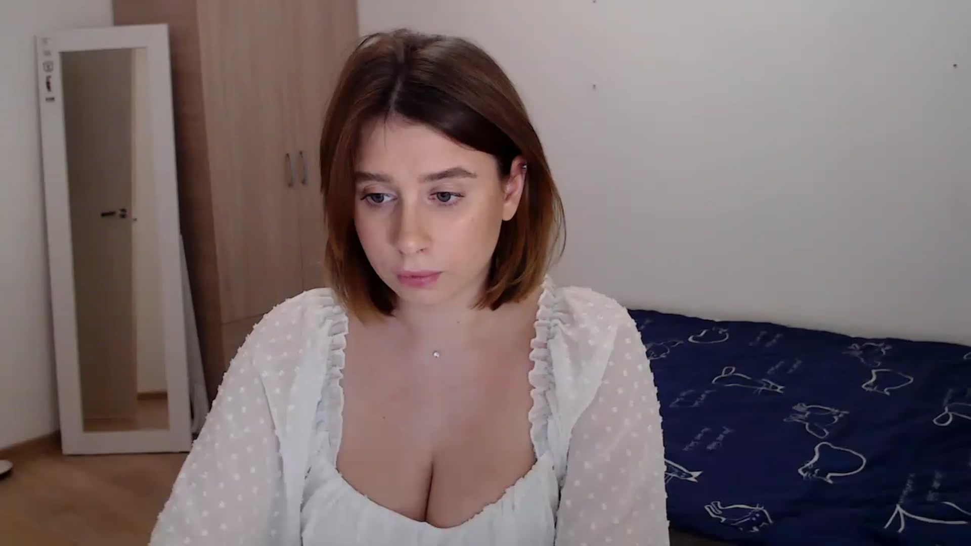 Gallery image thumbnail from EseniaKiss's myfreecams stream on, 12/09/2022, 24:16 image 13 of 20