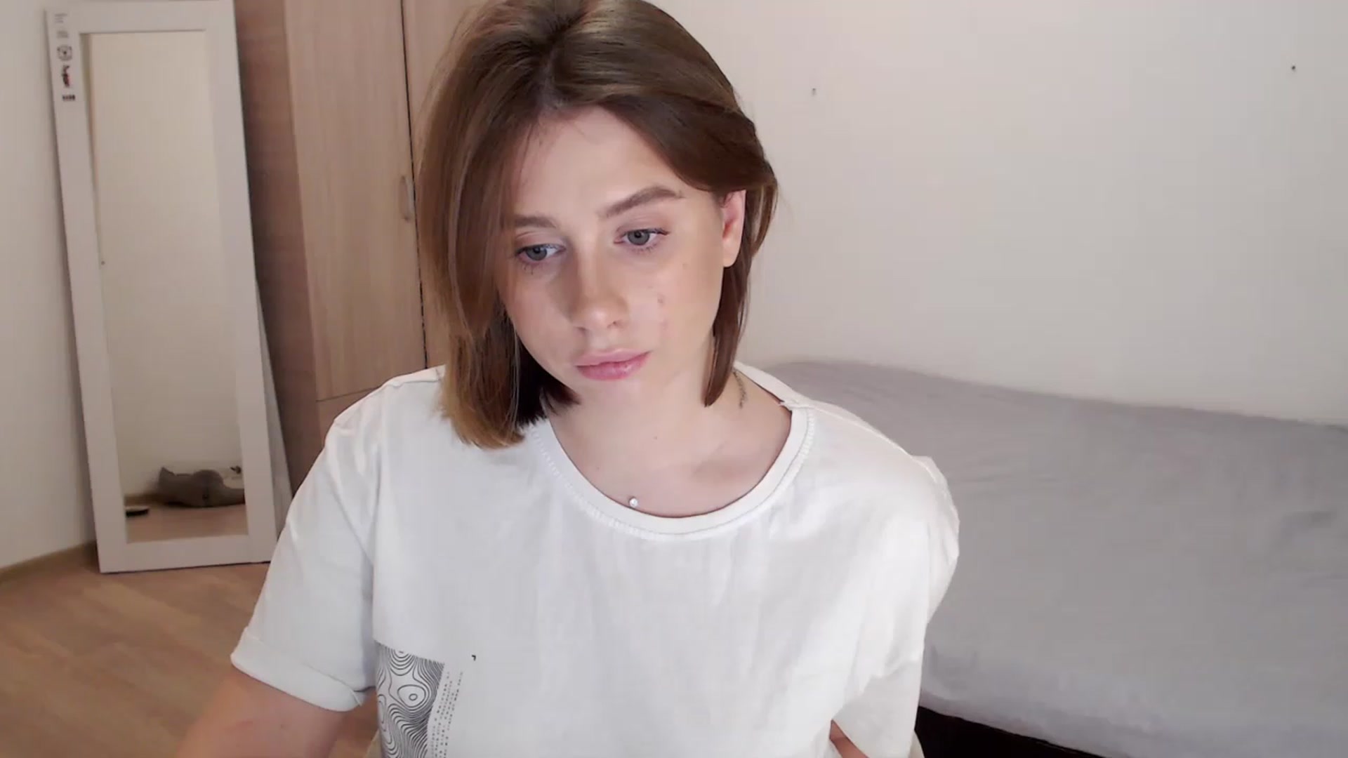 Gallery image thumbnail from EseniaKiss's myfreecams stream on, 12/15/2022, 16:31 image 18 of 20