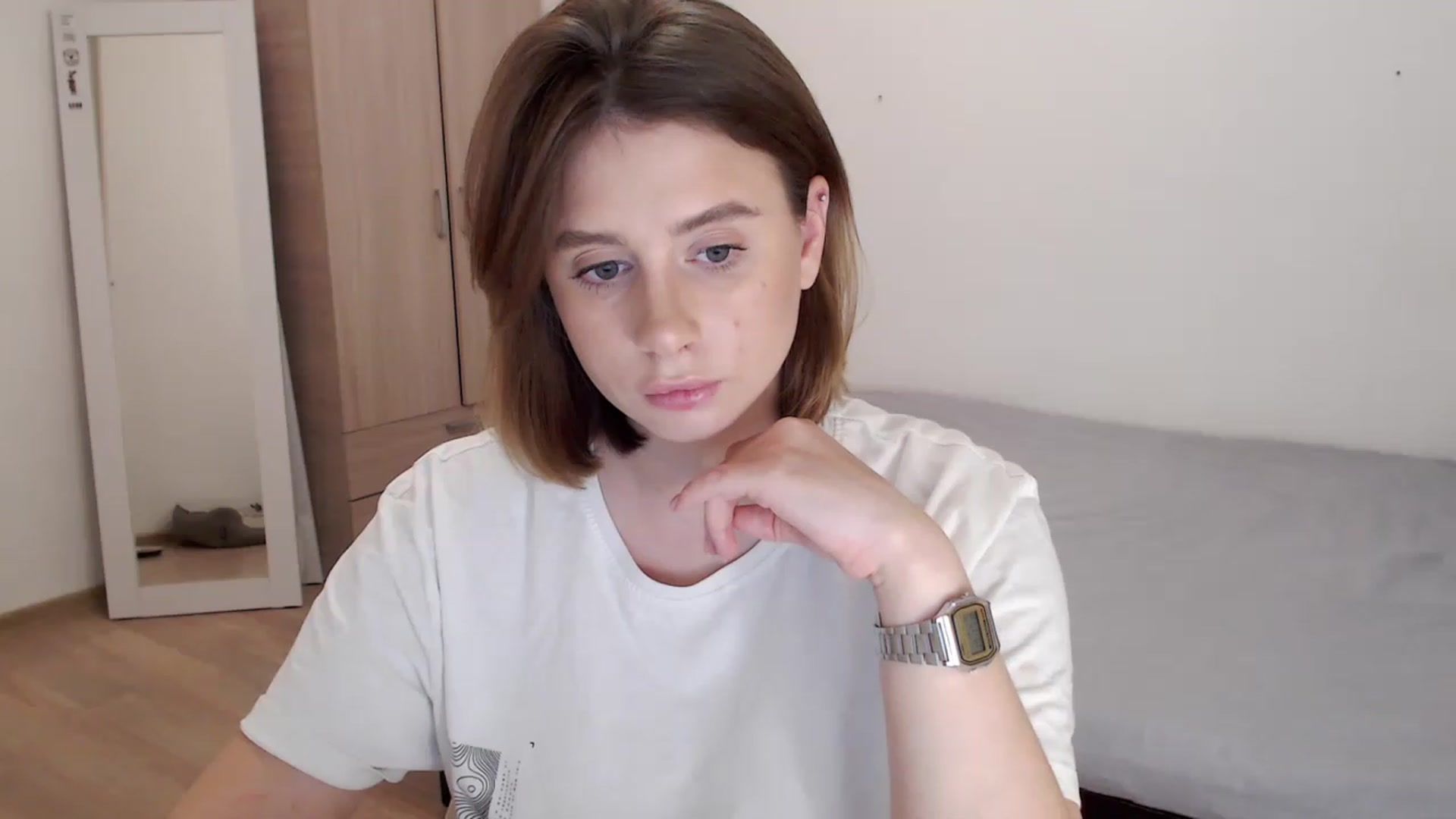 Gallery image thumbnail from EseniaKiss's myfreecams stream on, 12/15/2022, 16:31 image 12 of 20