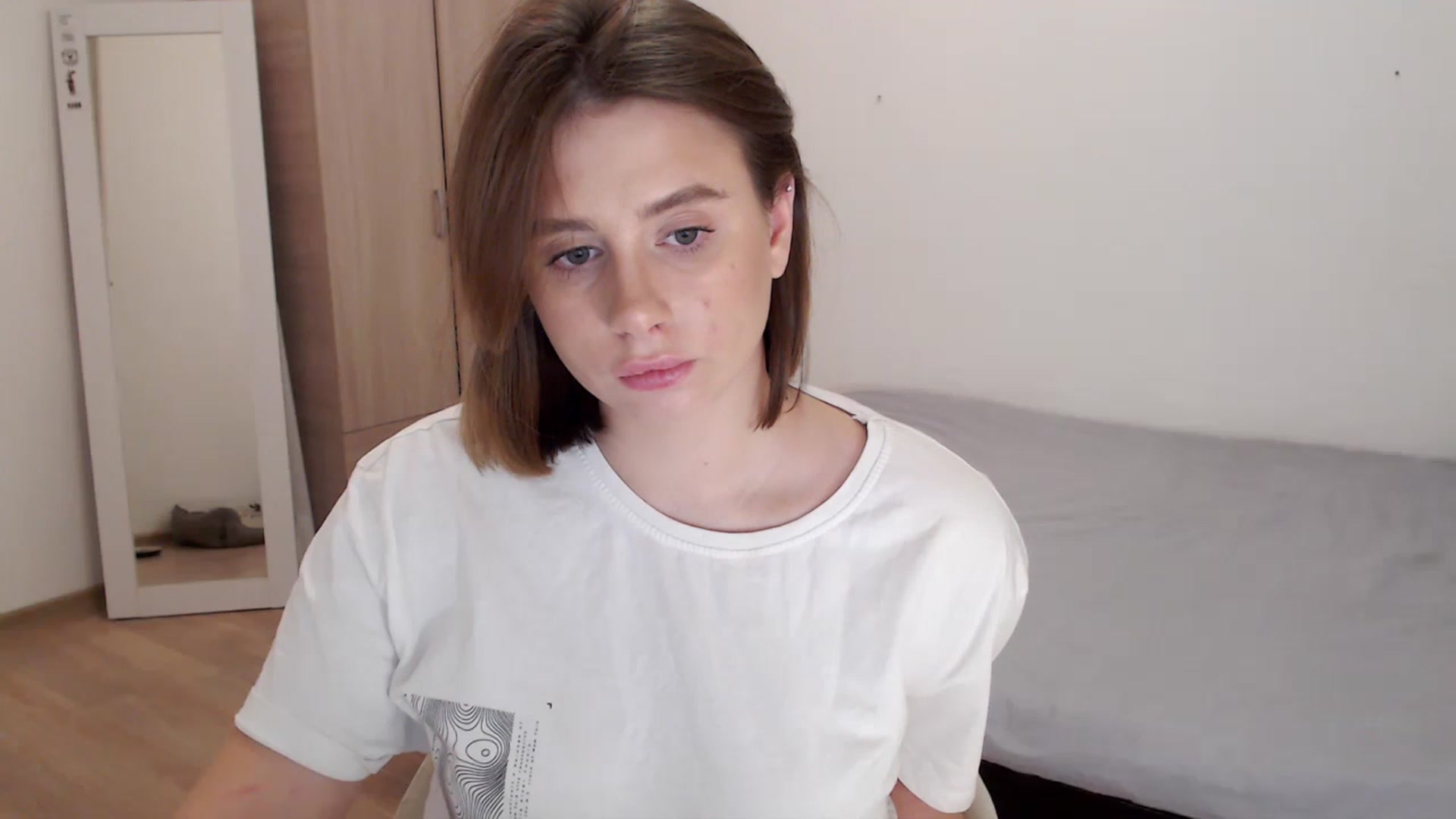 Gallery image thumbnail from EseniaKiss's myfreecams stream on, 12/15/2022, 16:31 image 19 of 20